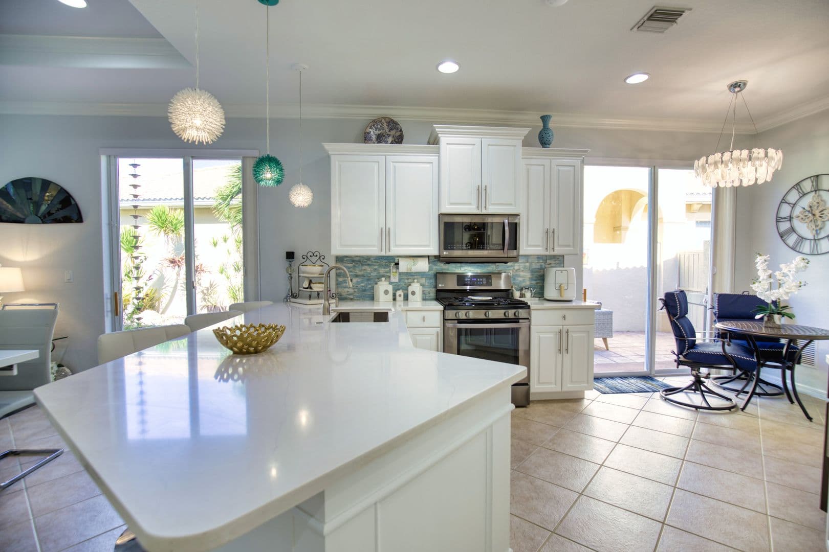 Nokomis House: 209 Mestre Place