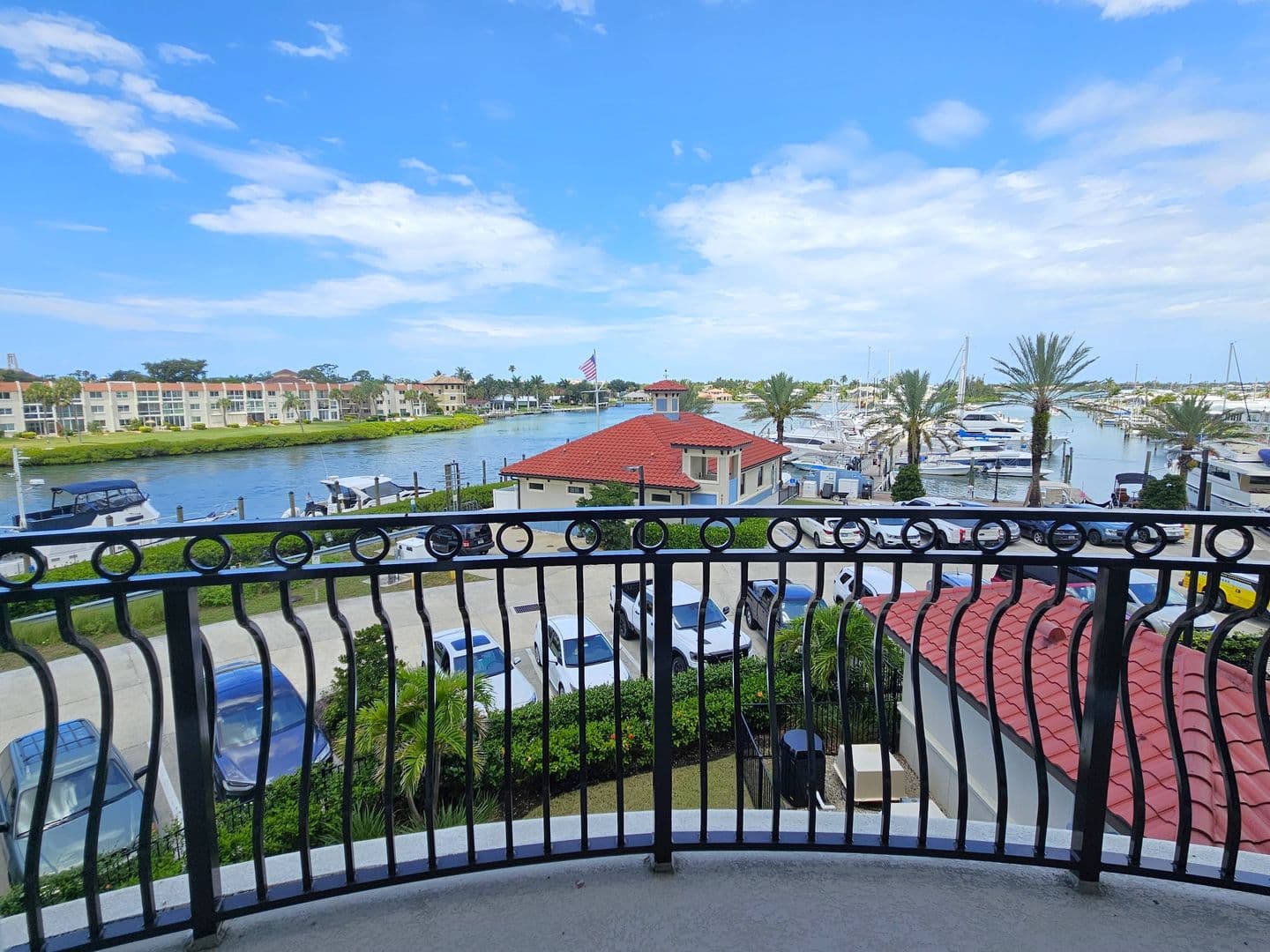Venice Condo: 503 N Tamiami Trail #301
