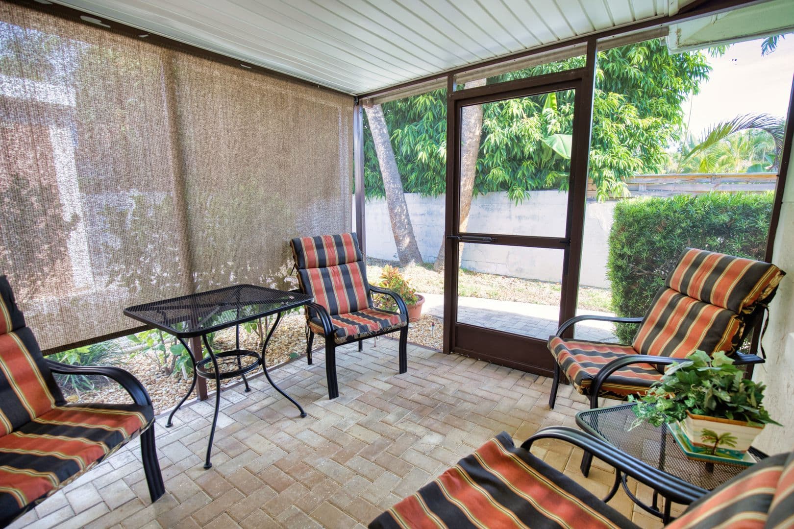 Venice Condo: 100 Avenue Des Pasque #9