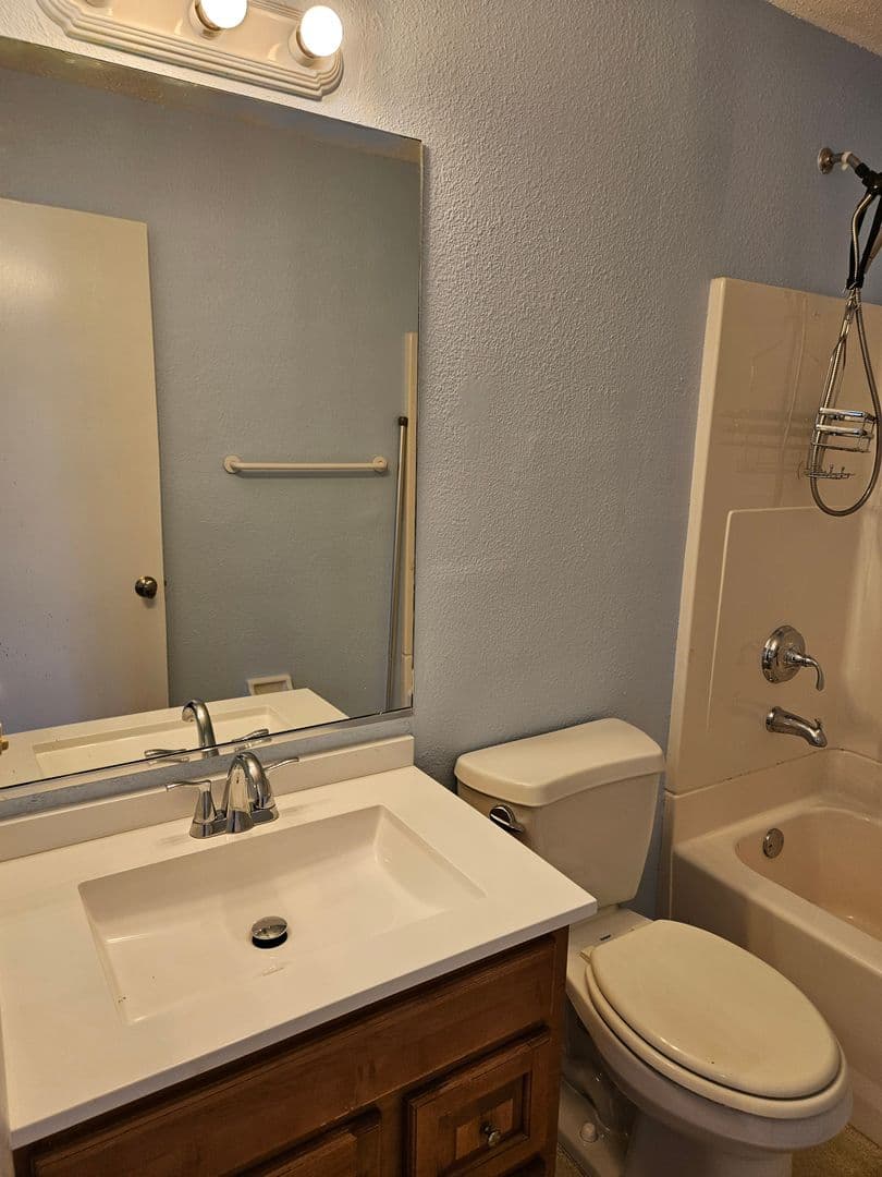 Venice Condo: 370 Base Avenue E #210