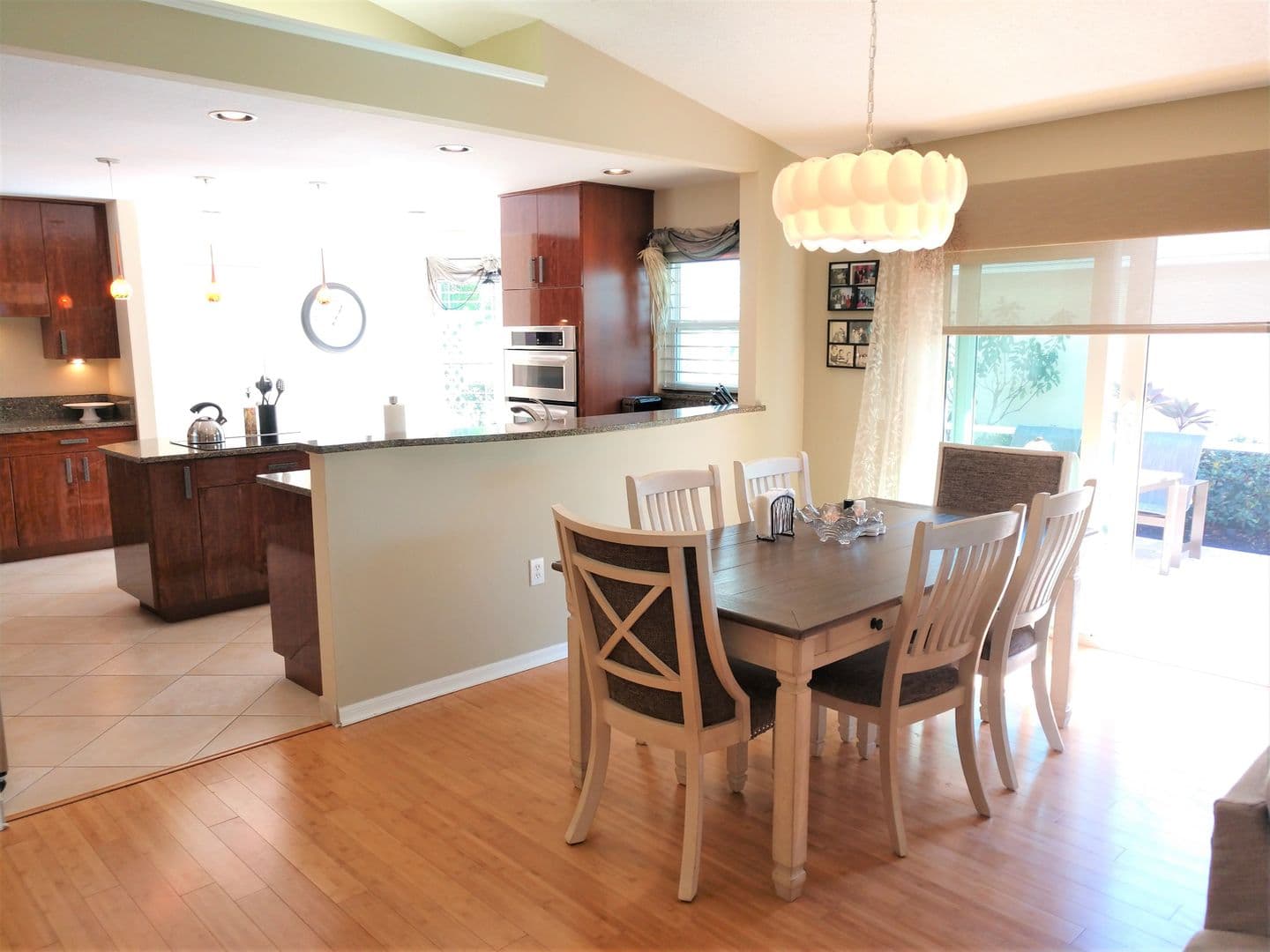 Venice Apartment: 540 Clubside Circle