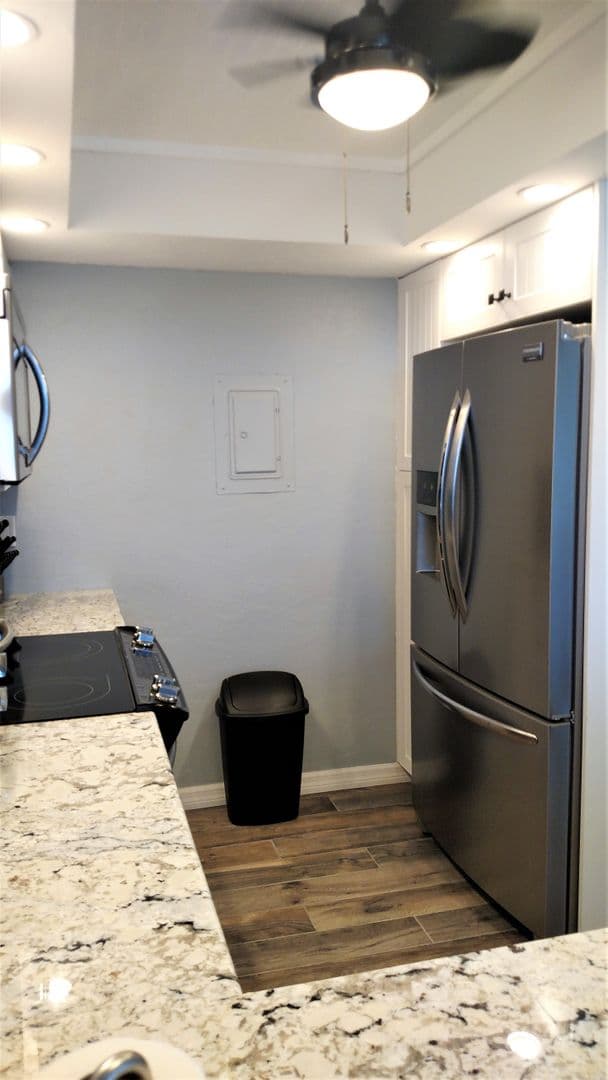Venice House: 627 Alhambra Road #702