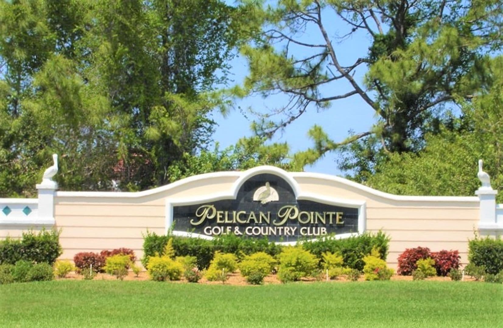 Venice House: 629 Back Nine Drive