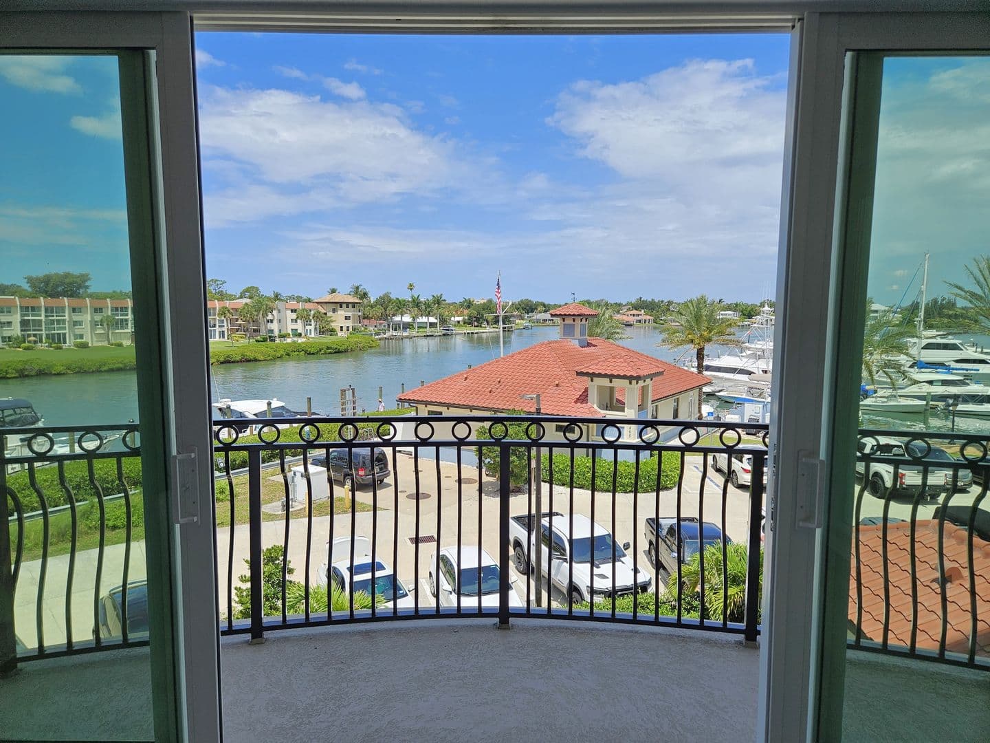 Venice Condo: 503 N Tamiami Trail #301