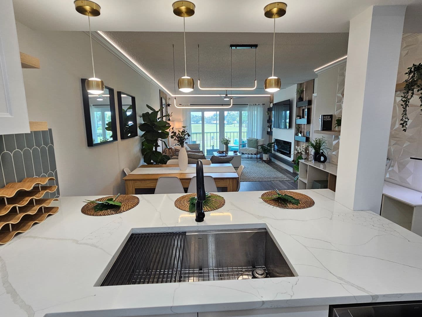 Venice Condo: 437 Cerromar Lane #424