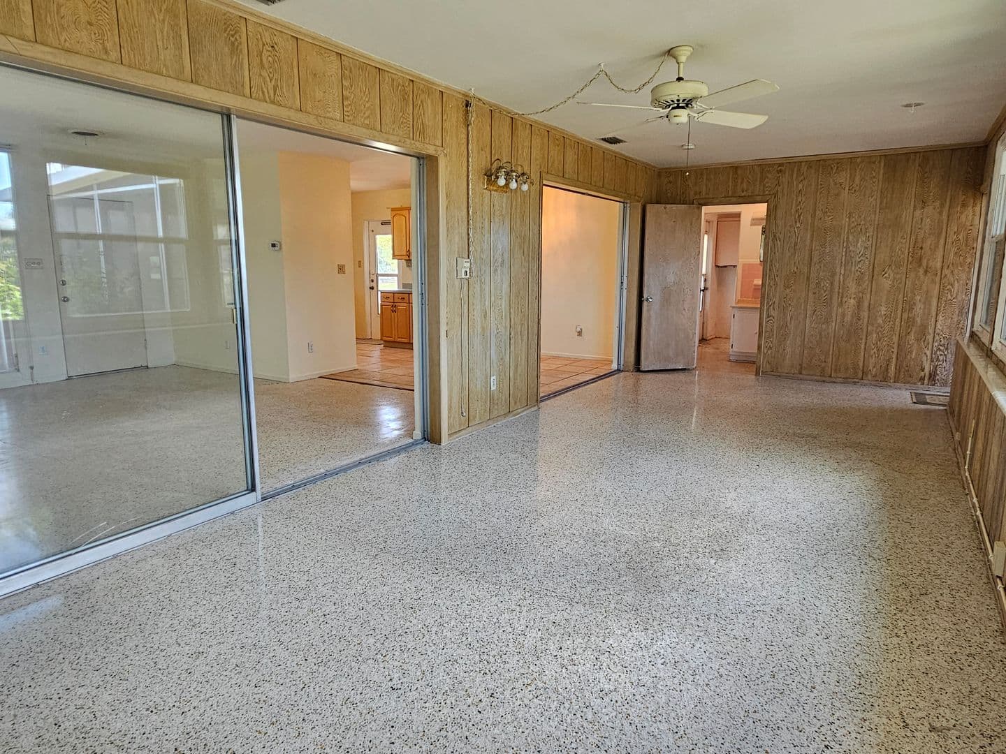 Venice House: 264 Glen Oak Road
