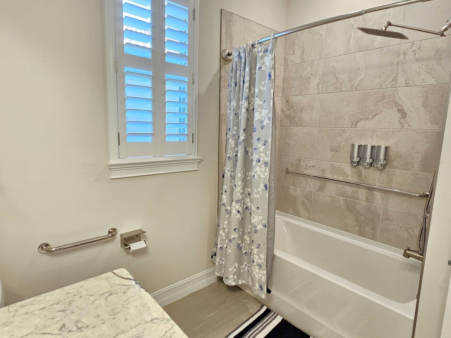 Nokomis House: 104 Villoresi Blvd