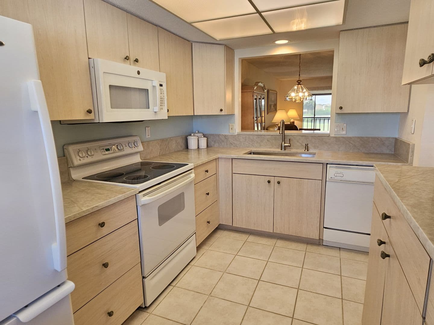 Venice Condo: 756 Avenida Estancia #B