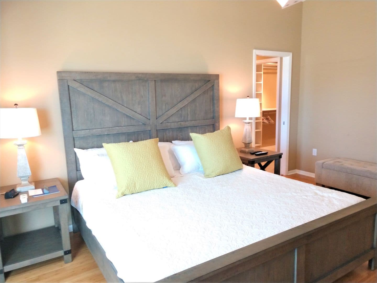 Venice Apartment: 540 Clubside Circle