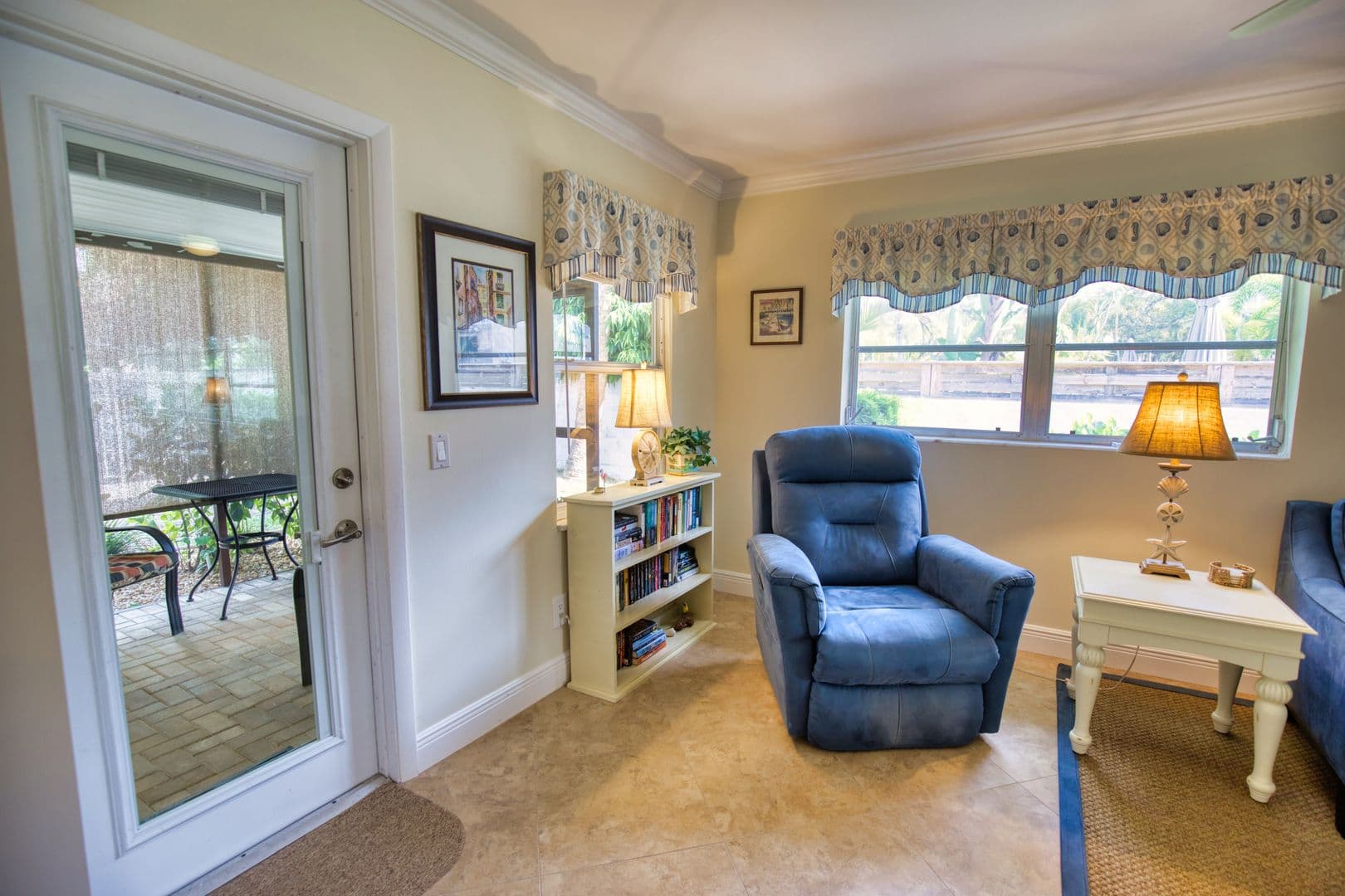 Venice Condo: 100 Avenue Des Pasque #9