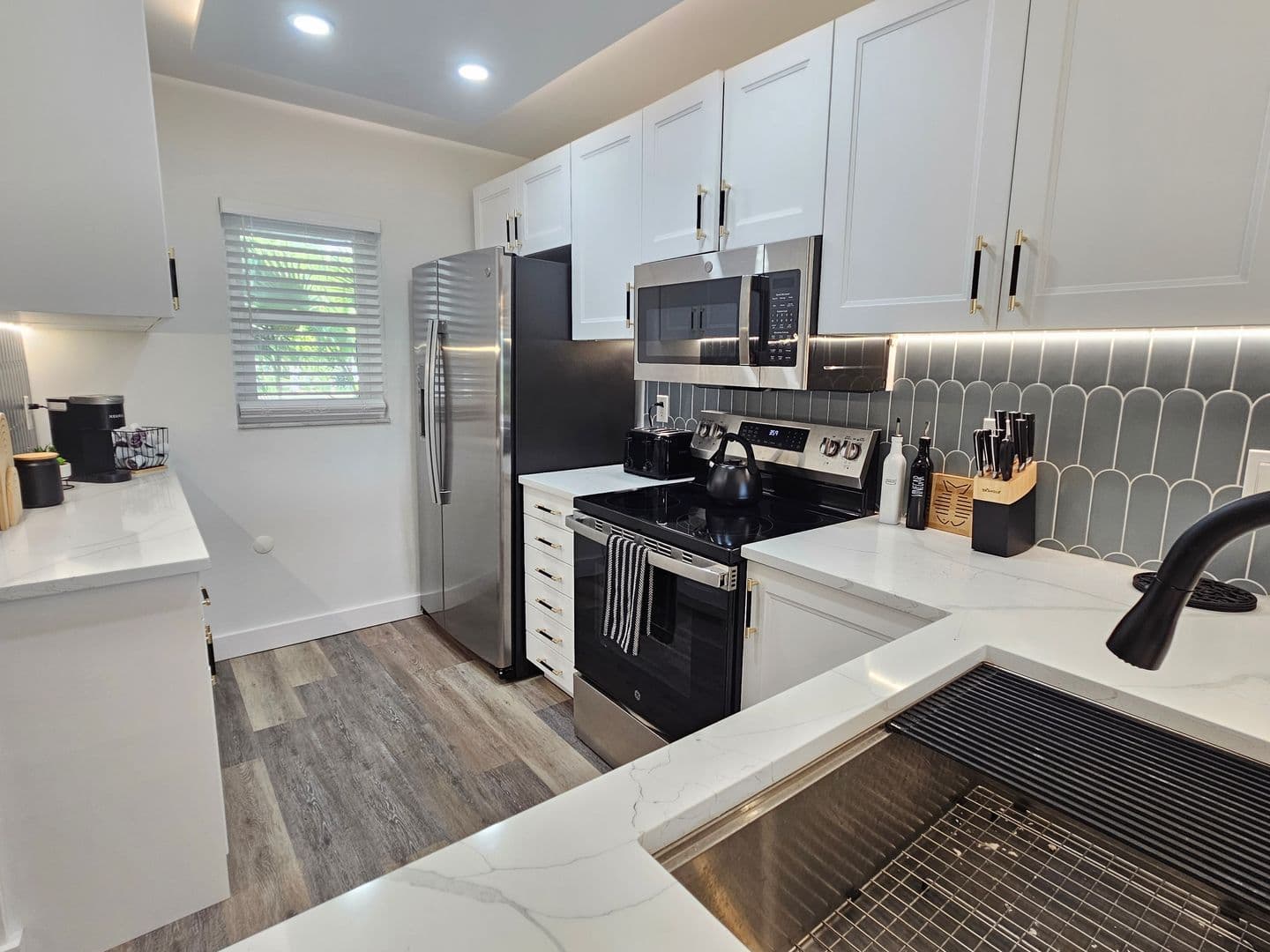 Venice Condo: 437 Cerromar Lane #424