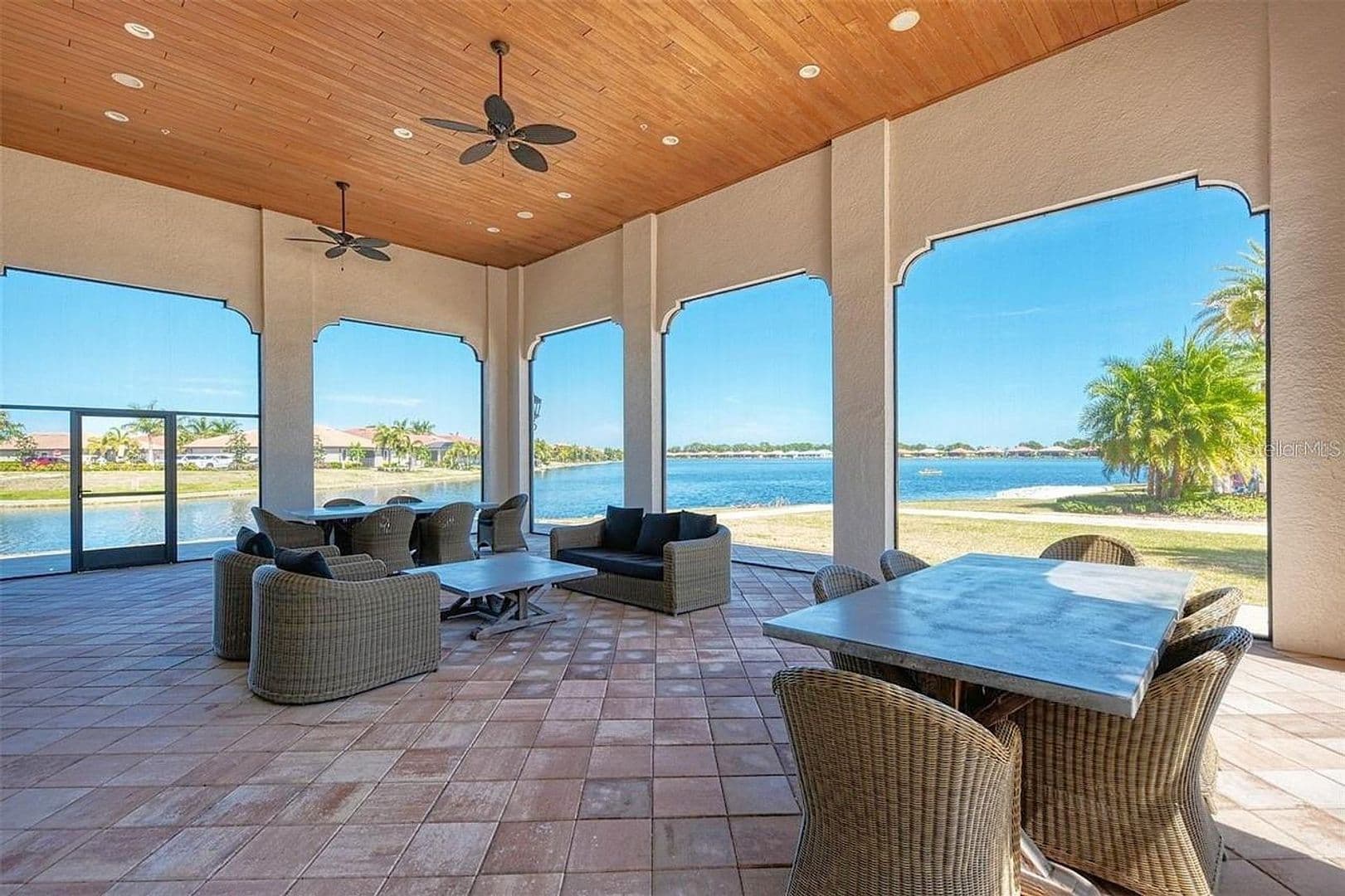 Nokomis House: 104 Villoresi Blvd