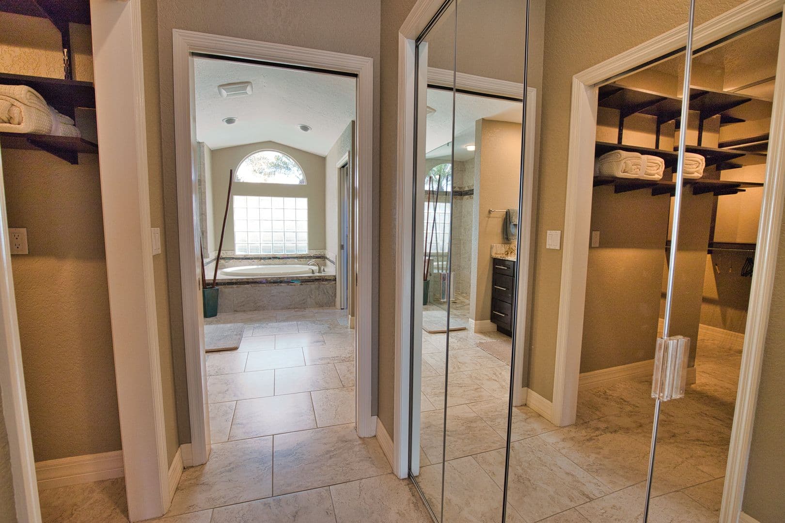 Venice House: 630 Khyber Lane