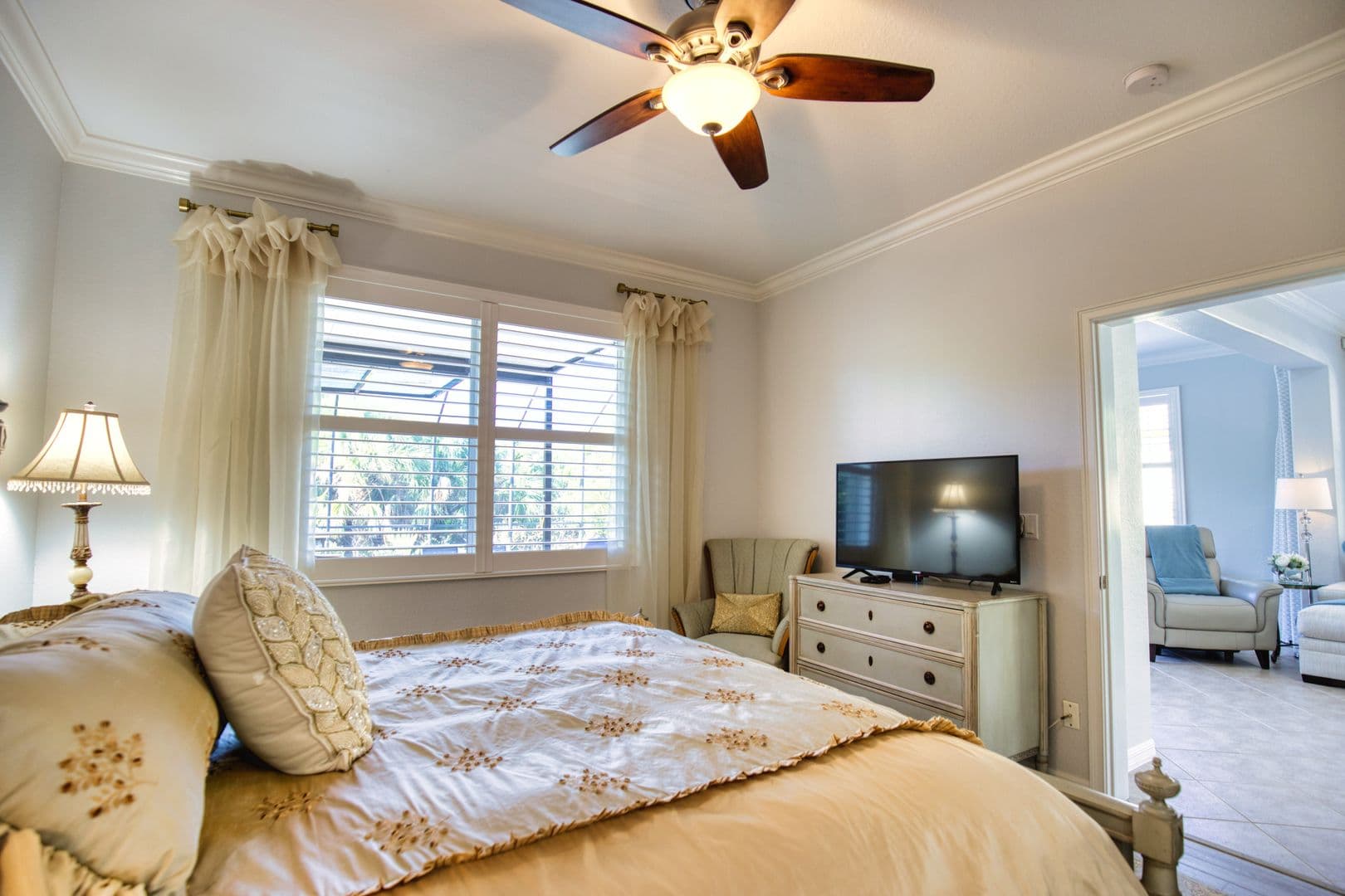 Nokomis House: 209 Mestre Place