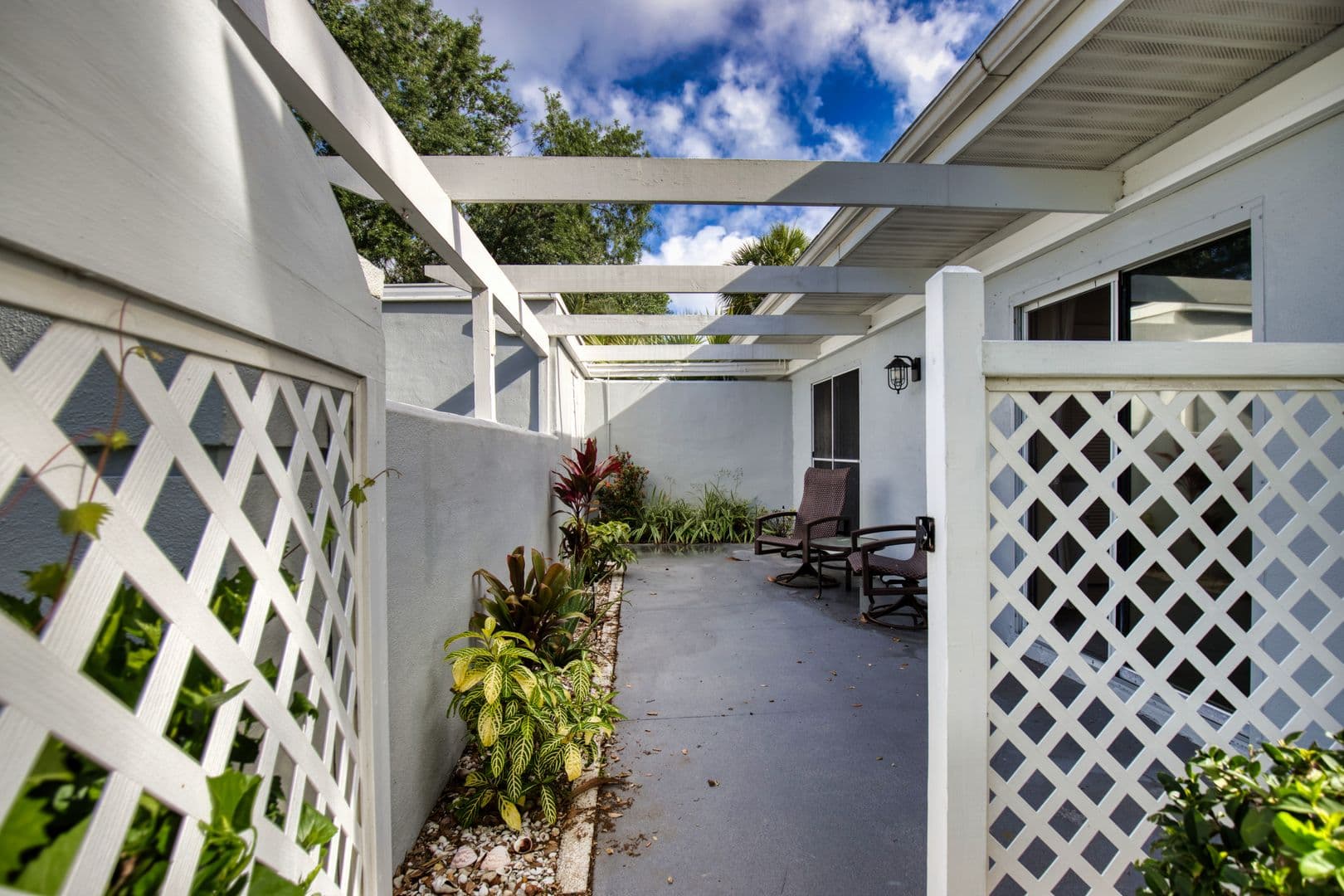 Venice House: 208 Cerromar Way S. #26