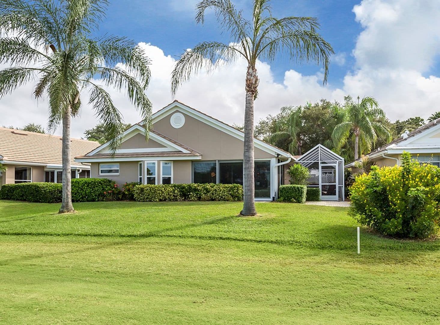 Venice Apartment: 540 Clubside Circle