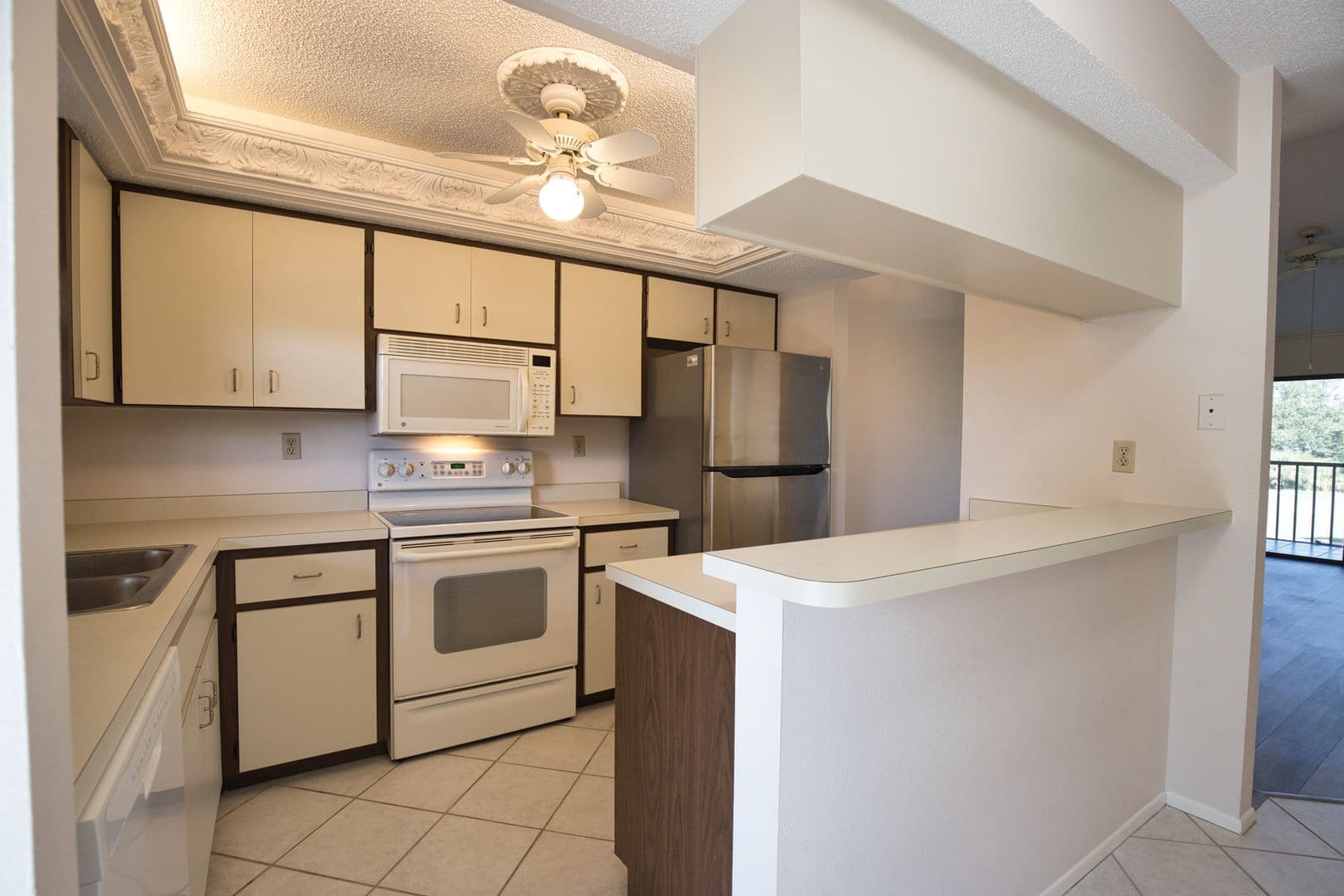 Venice Condo: 927 Capri Isles Blvd #8