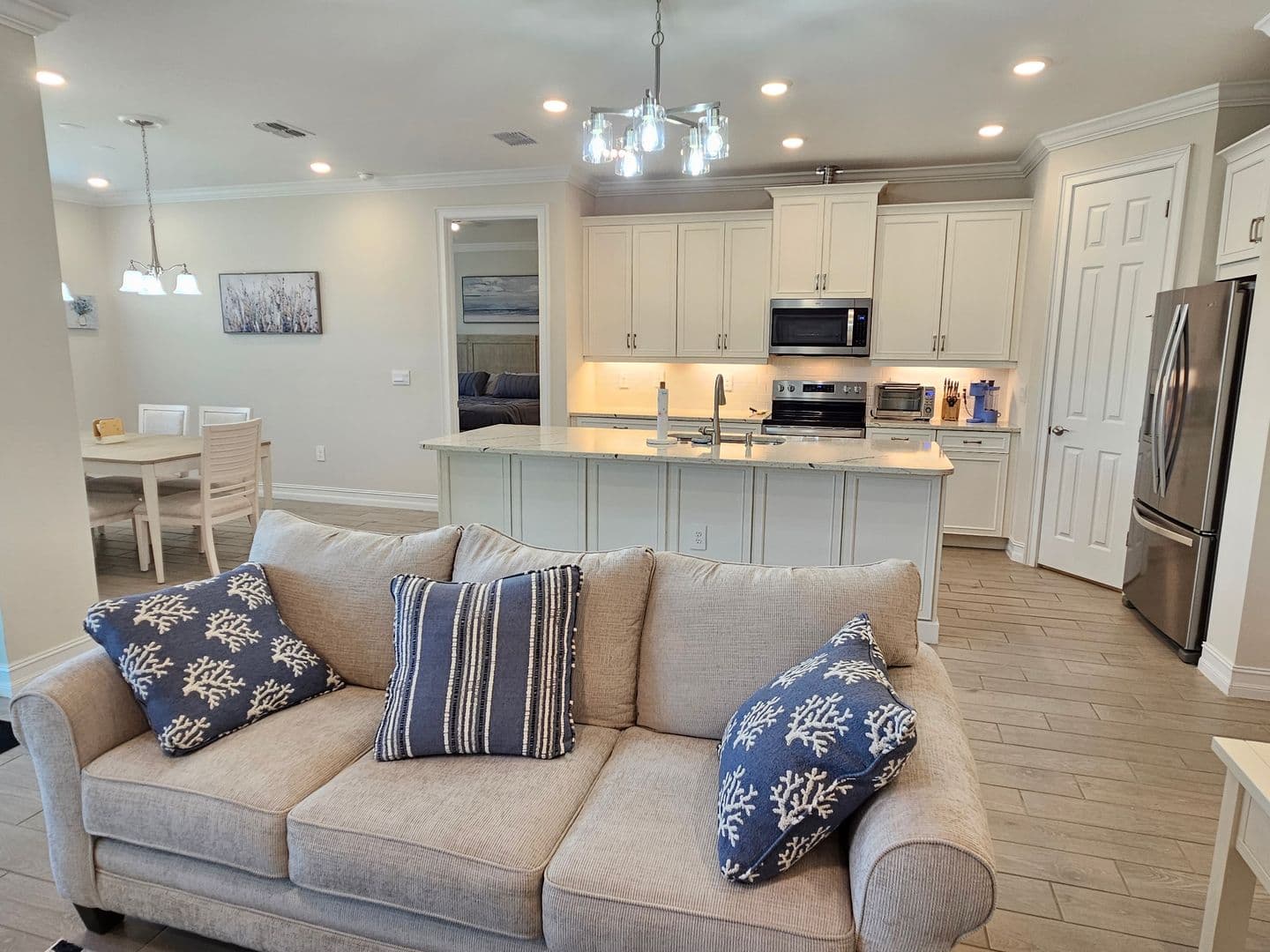 Nokomis House: 104 Villoresi Blvd