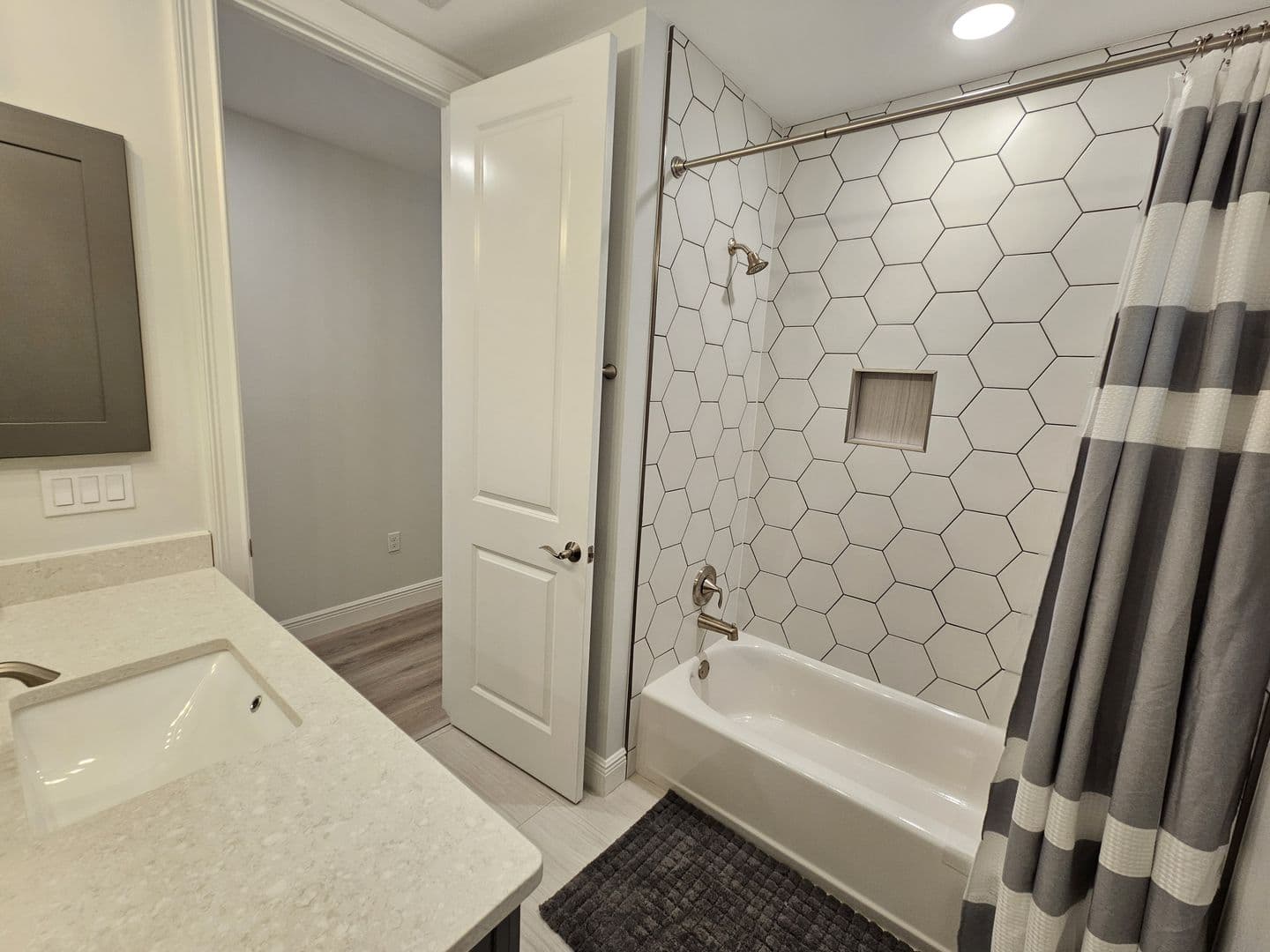 Venice Condo: 503 N Tamiami Trail #301