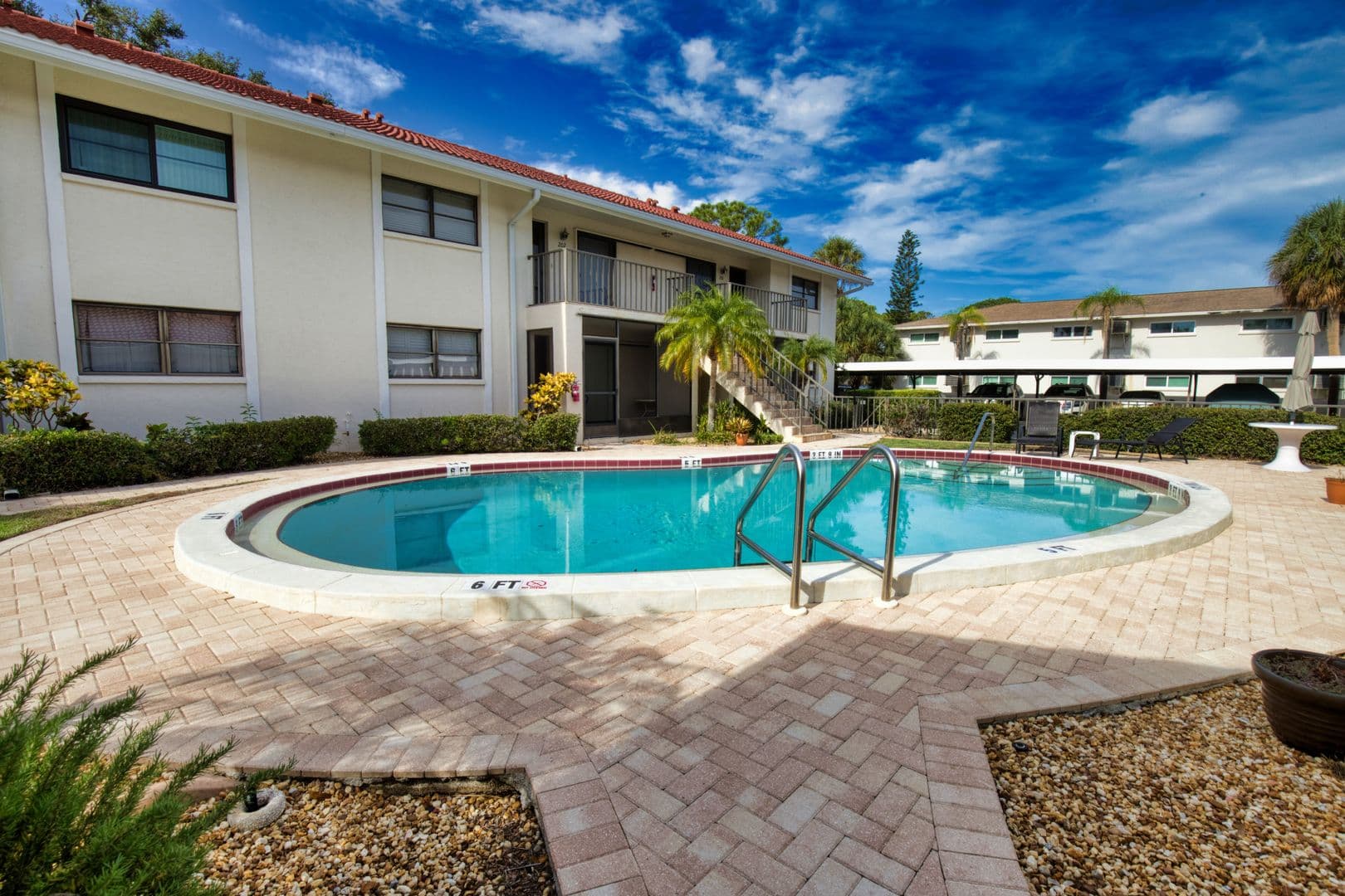 Venice Condo: 100 Avenue Des Pasque #9
