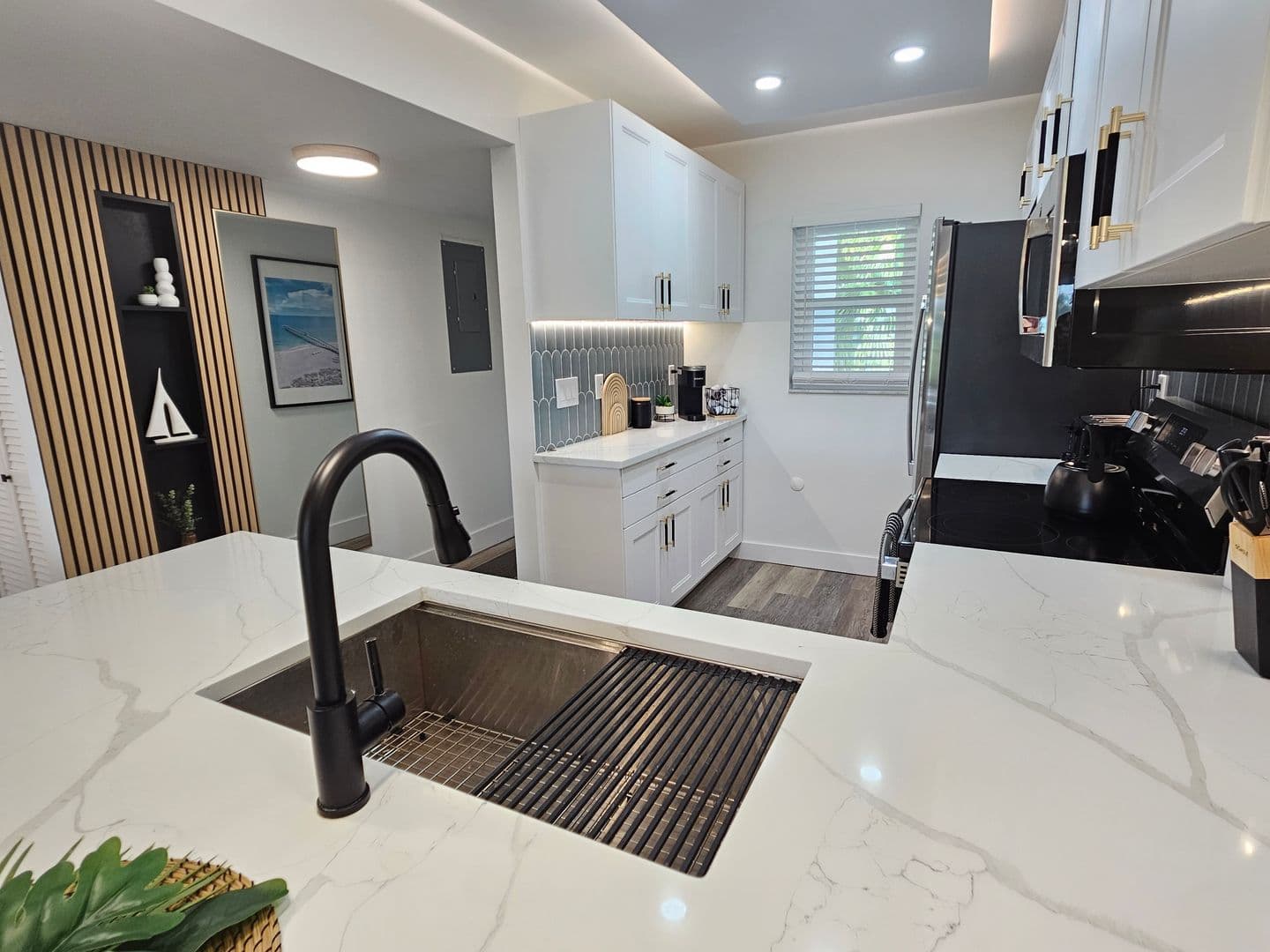 Venice Condo: 437 Cerromar Lane #424