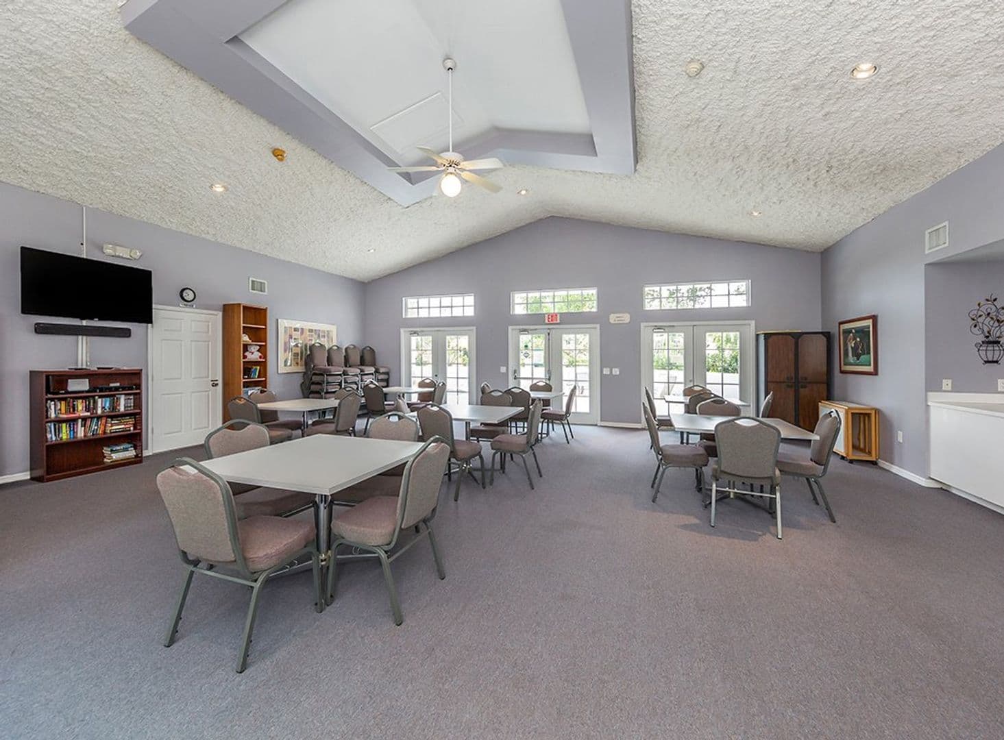 Venice Apartment: 540 Clubside Circle