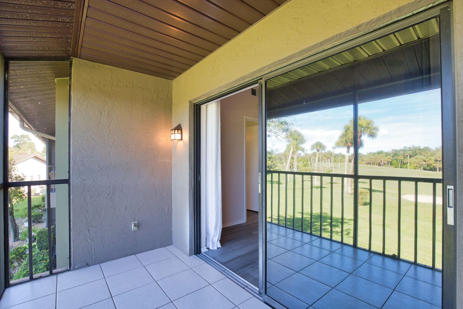 Venice Condo: 927 Capri Isles Blvd #8
