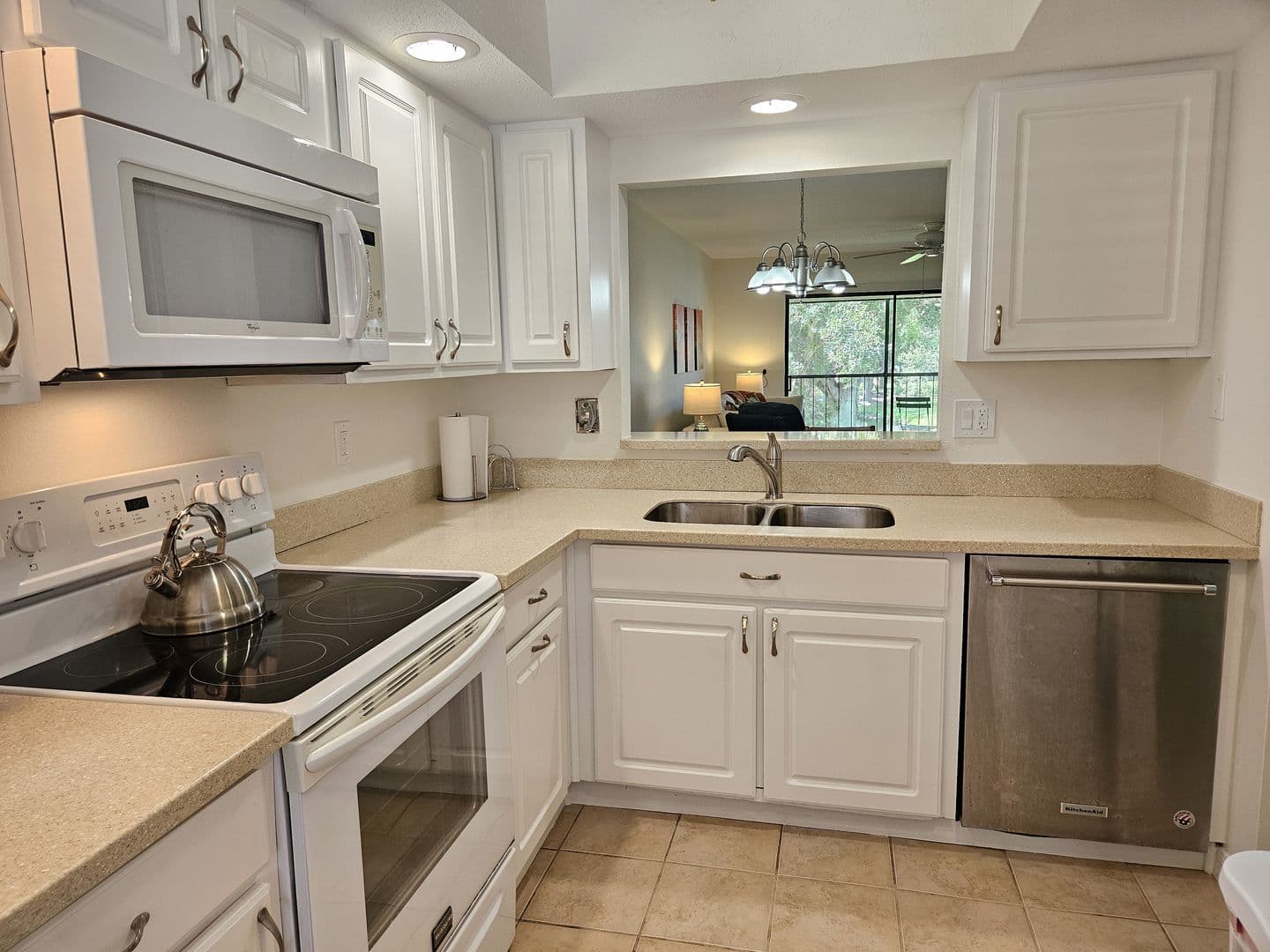 Venice Condo: 764 Avenida Estancia #206B