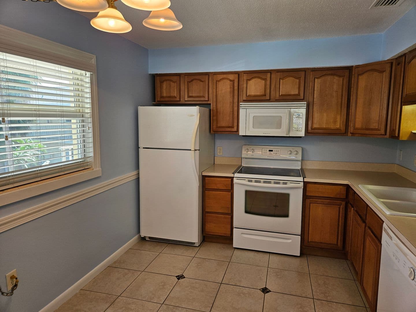 Venice Condo: 370 Base Avenue E #210