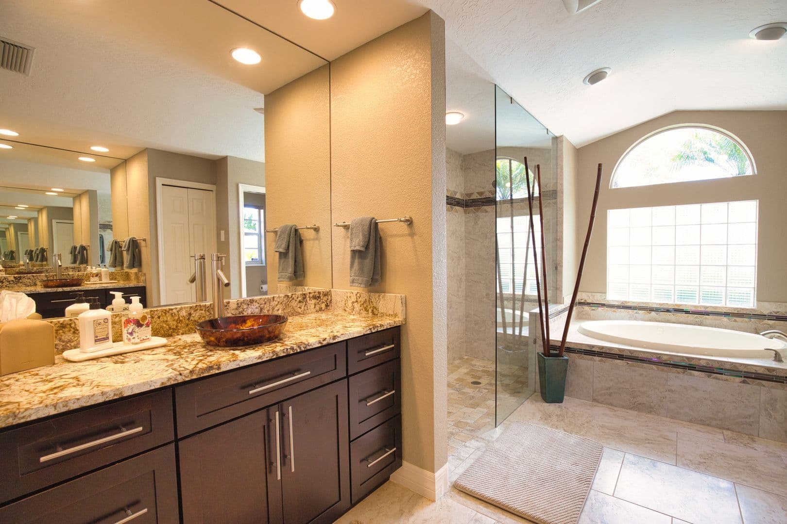Venice House: 630 Khyber Lane