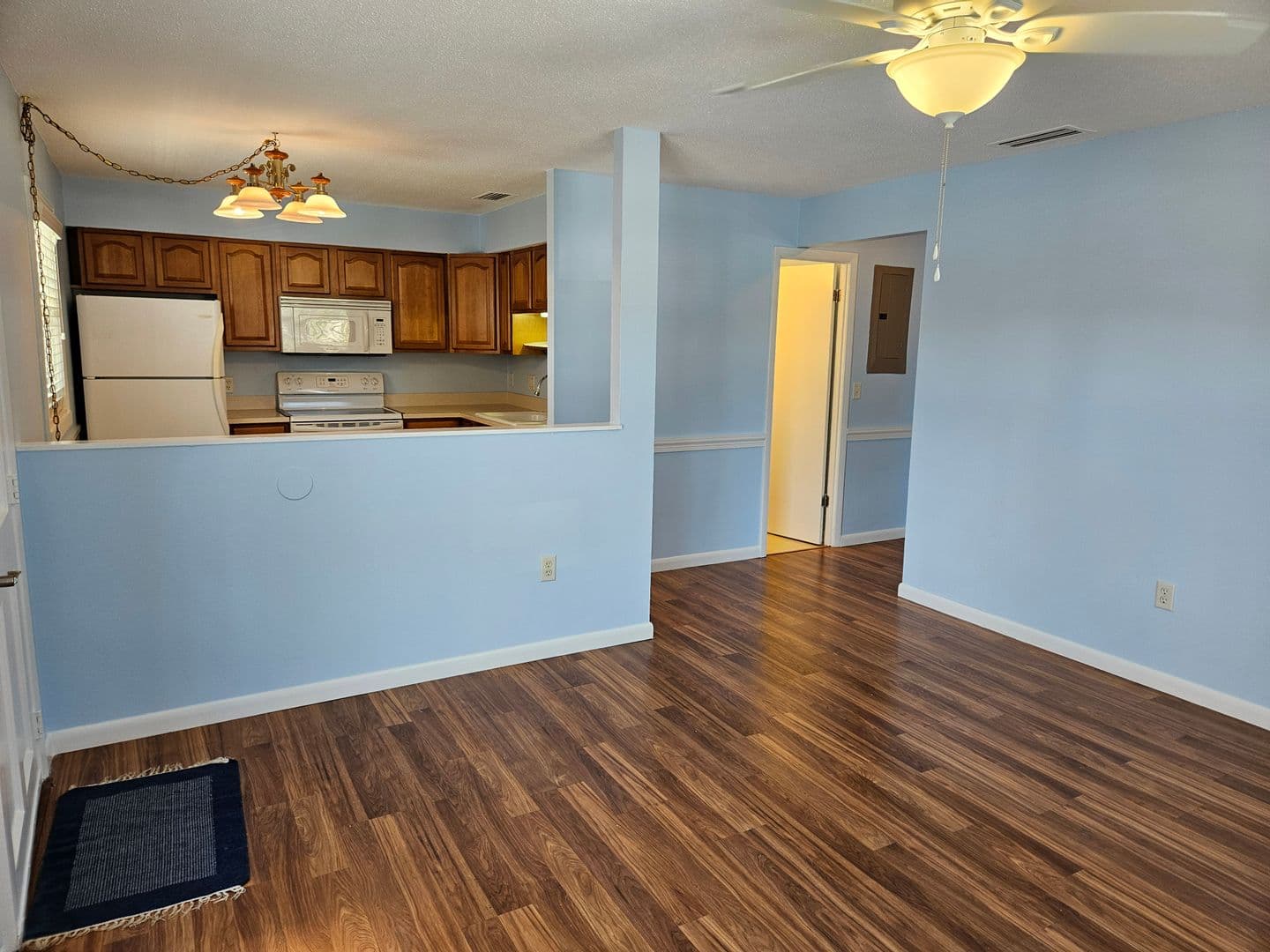 Venice Condo: 370 Base Avenue E #210