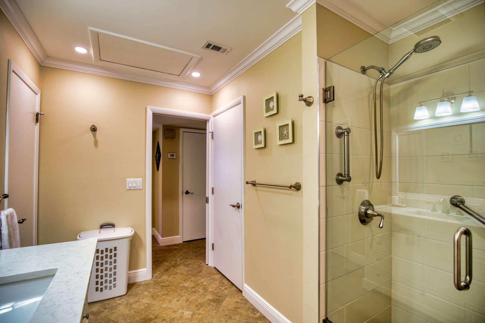 Venice Condo: 100 Avenue Des Pasque #9