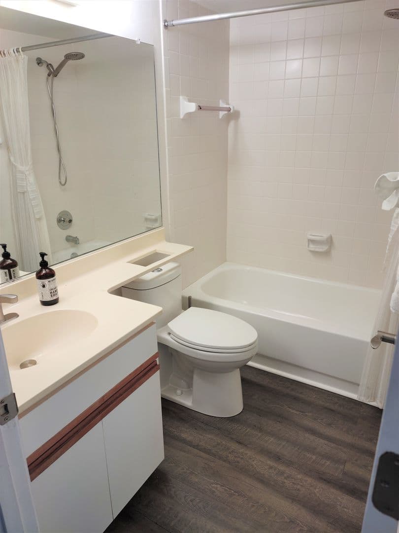 Venice Condo: 650 Bird Bay Drive E Unit 105