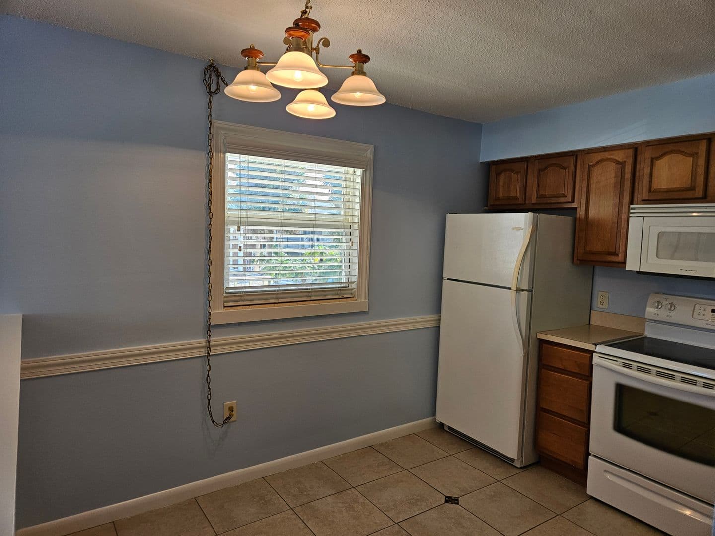 Venice Condo: 370 Base Avenue E #210