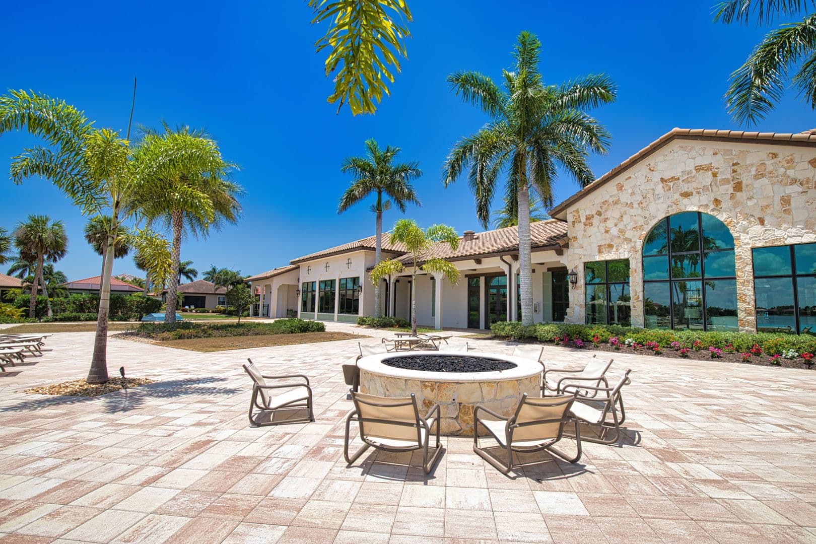 Nokomis House: 104 Villoresi Blvd