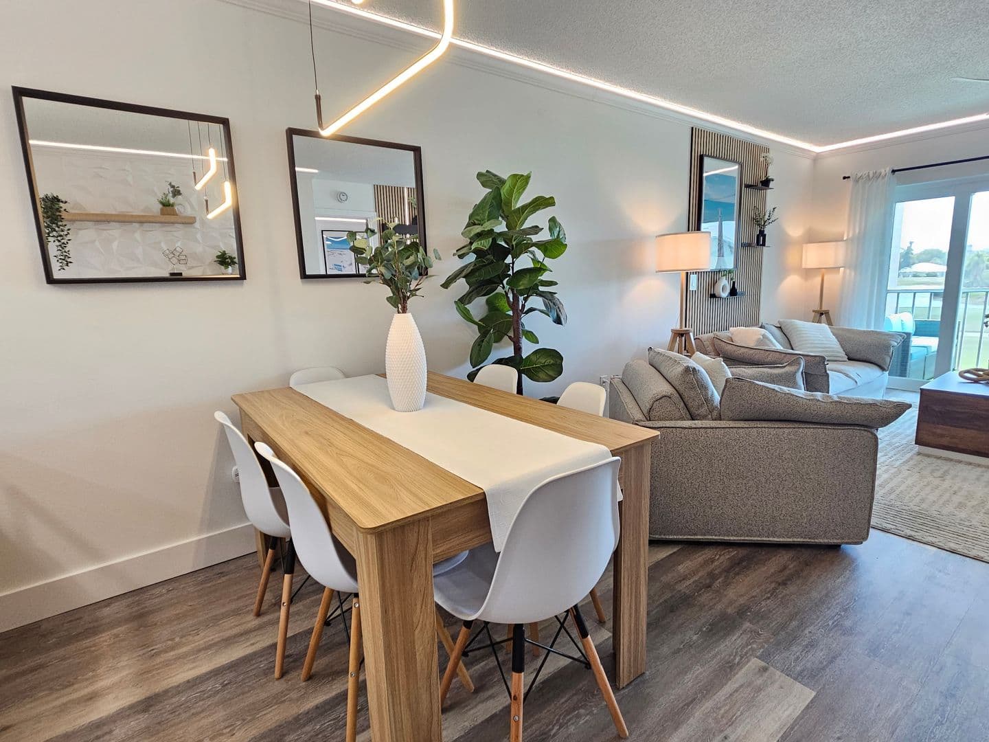 Venice Condo: 437 Cerromar Lane #424