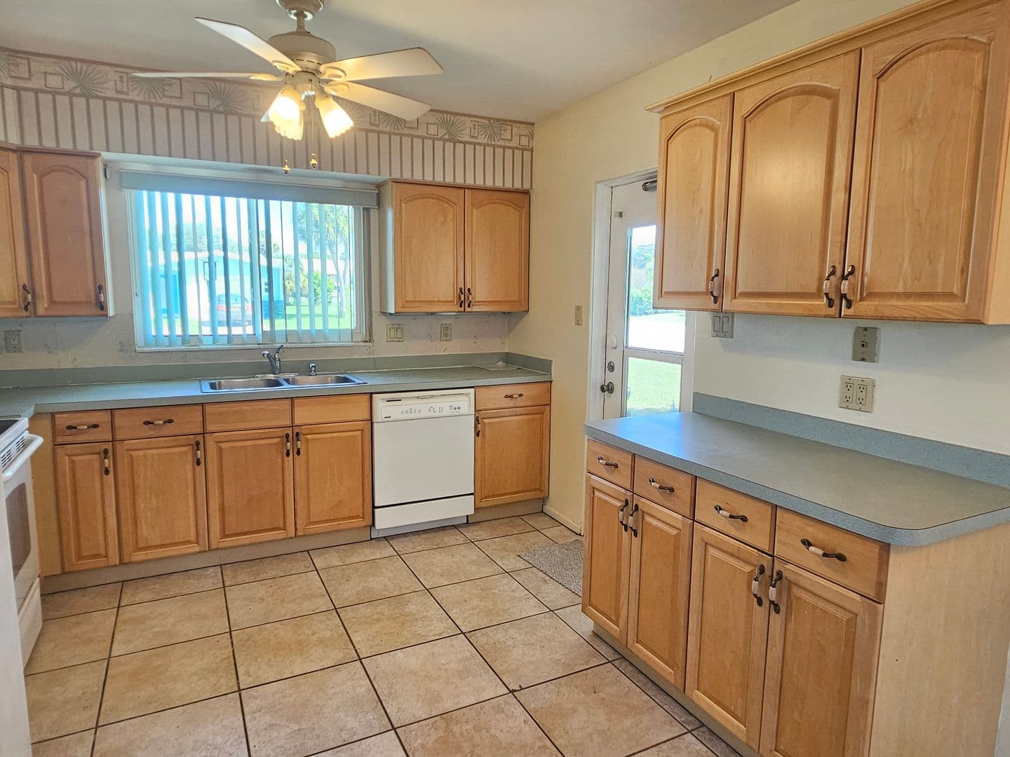 Venice House: 264 Glen Oak Road
