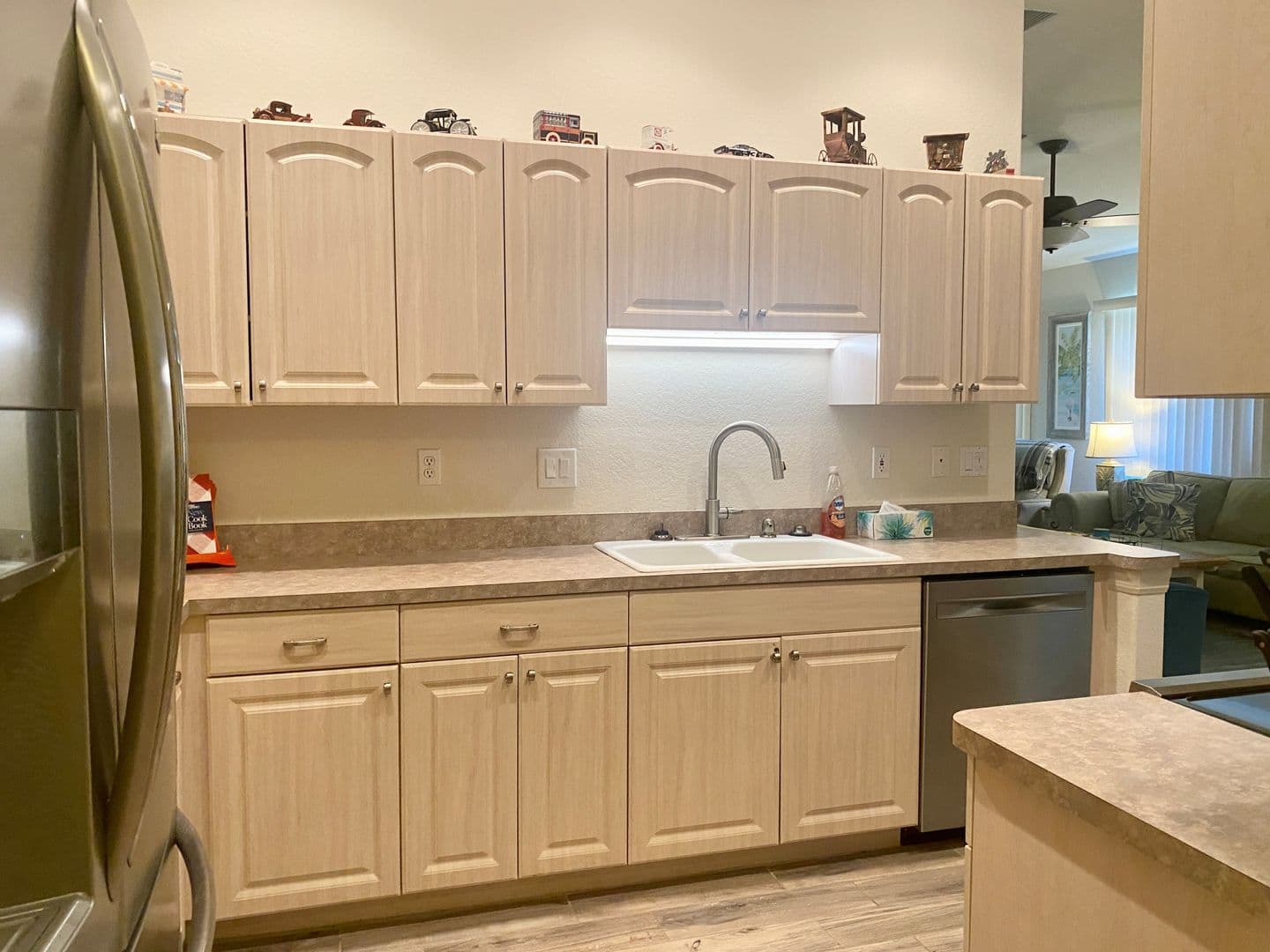 Venice House: 1204 Auburn Cove Circle