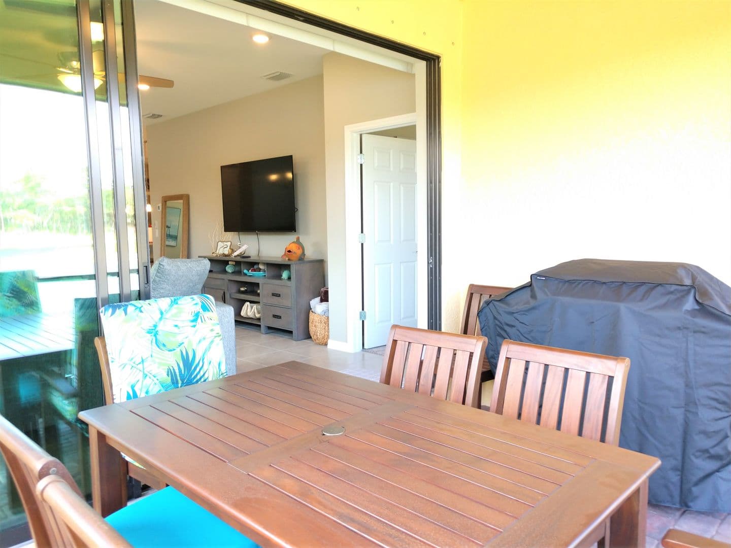 Venice House: 20936 Fetterbush Place