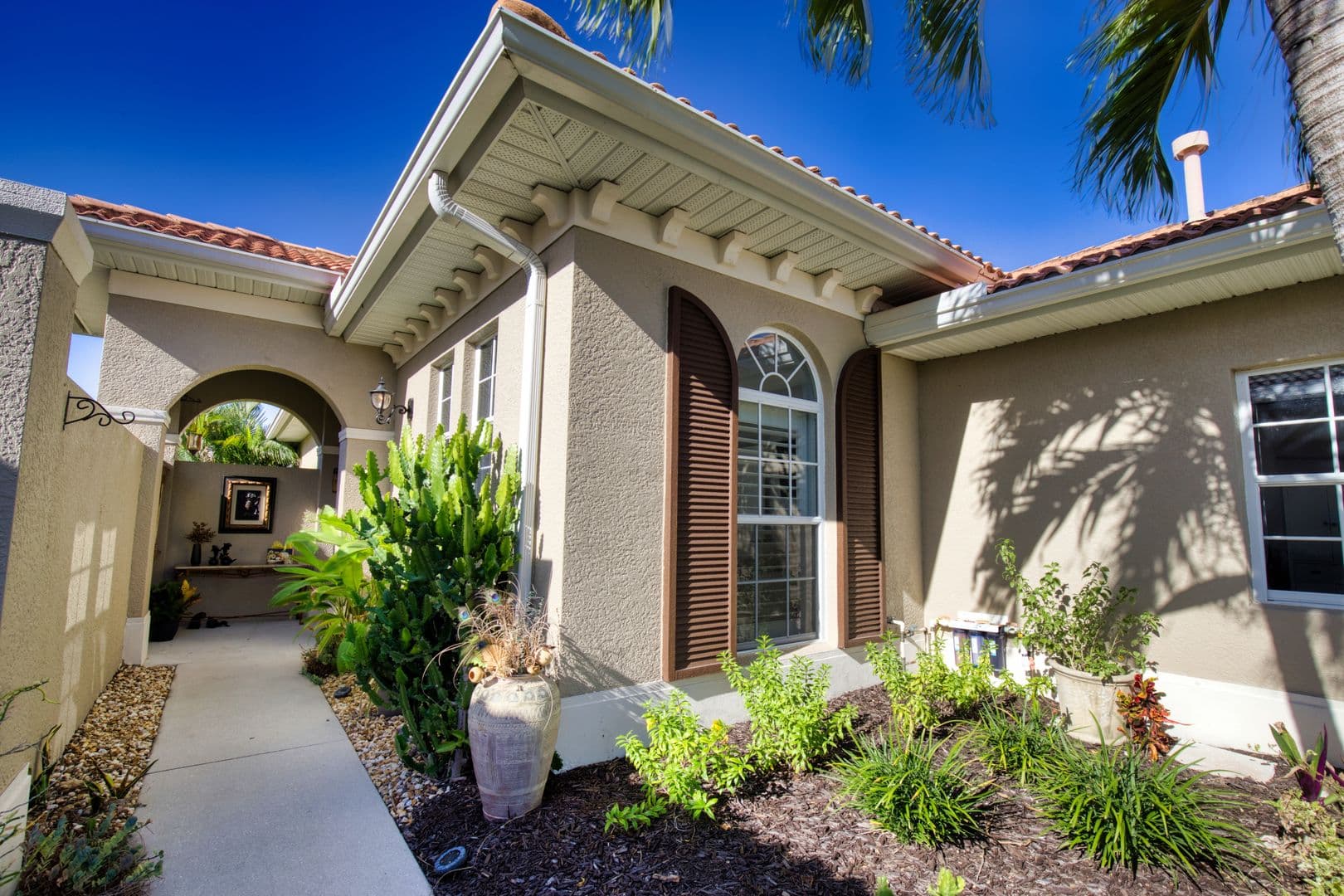 Nokomis House: 209 Mestre Place