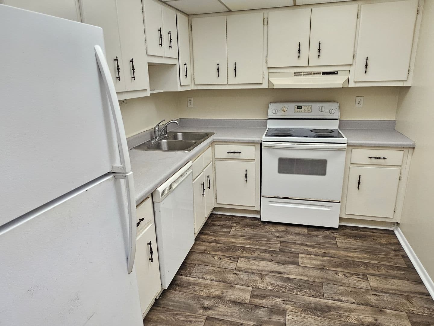 Venice Condo: 245 Center Road #211