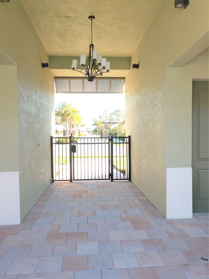Venice House: 20936 Fetterbush Place