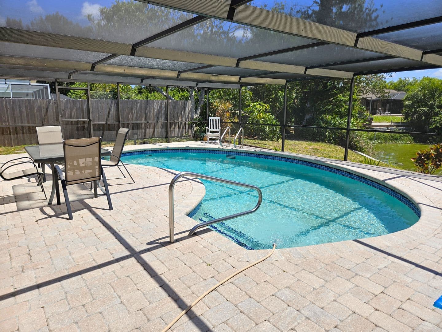 Venice House: 492 E Shade Drive