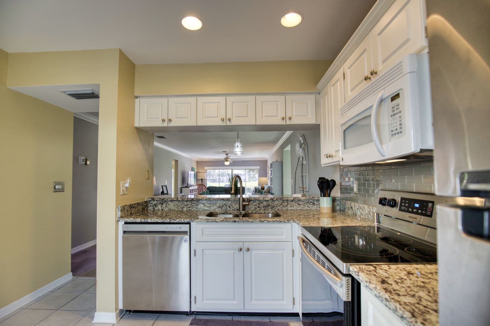 Venice House: 208 Cerromar Way S. #26