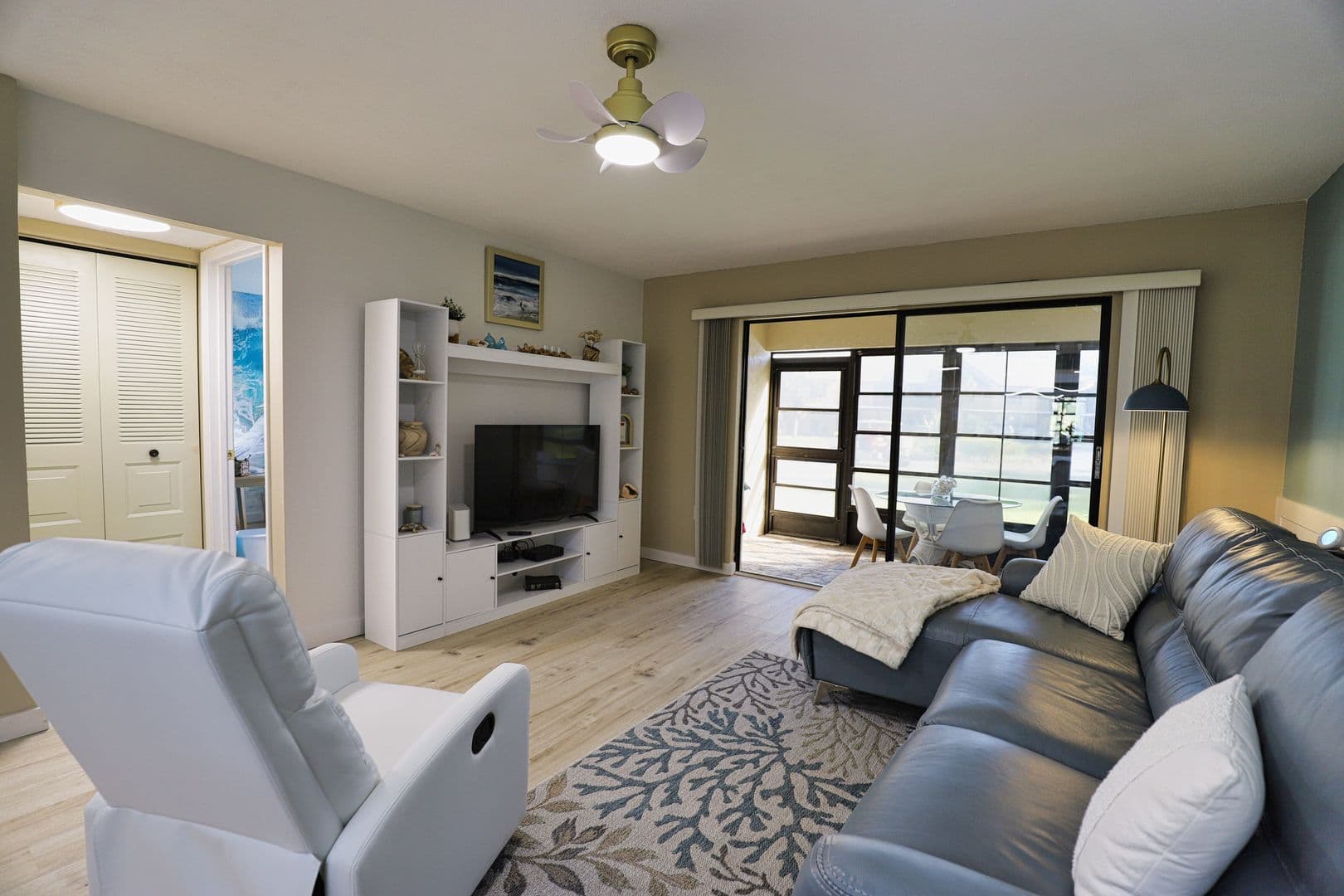 Venice Condo: 295 Mission Trail W #C