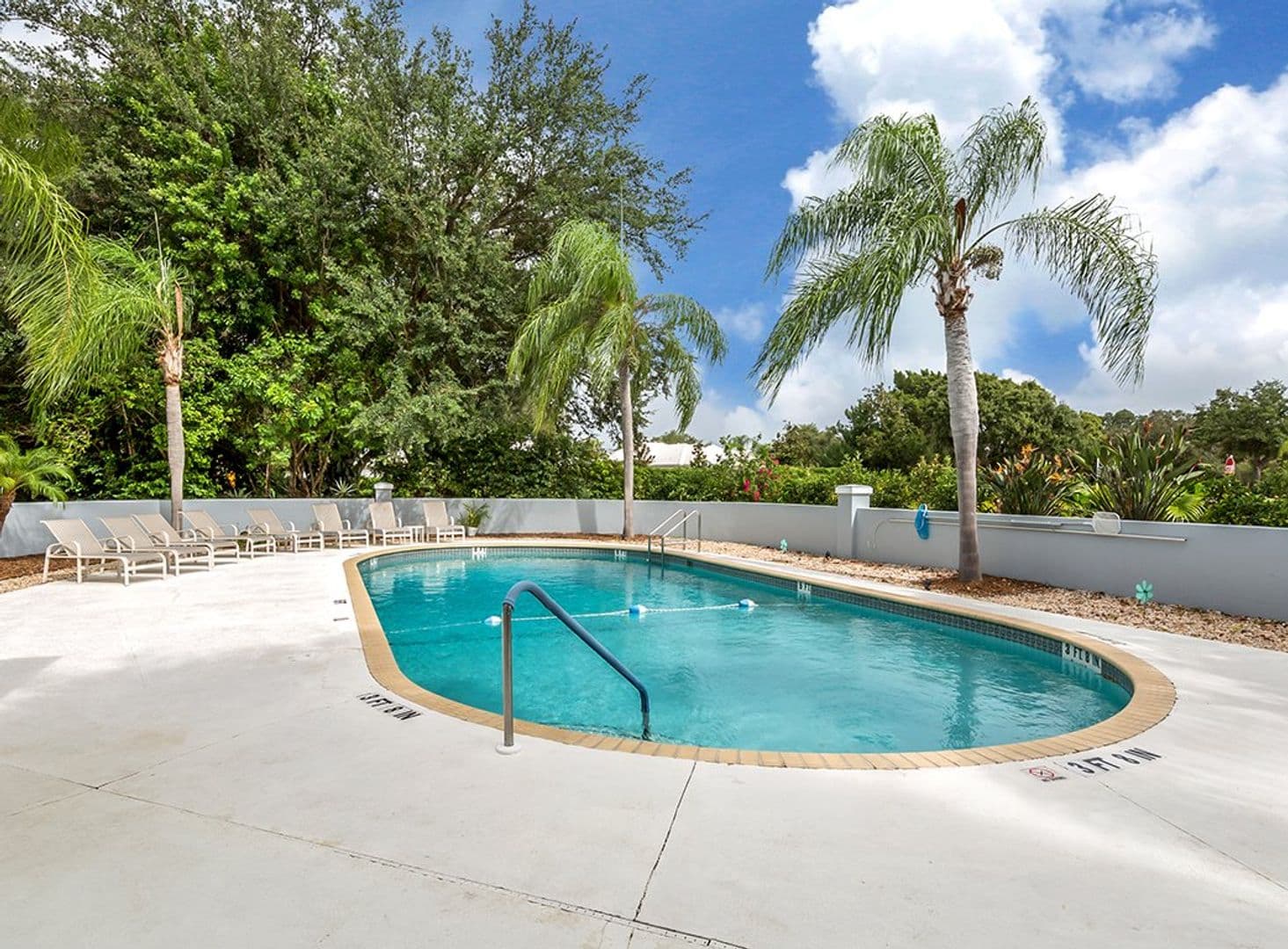 Venice Apartment: 540 Clubside Circle