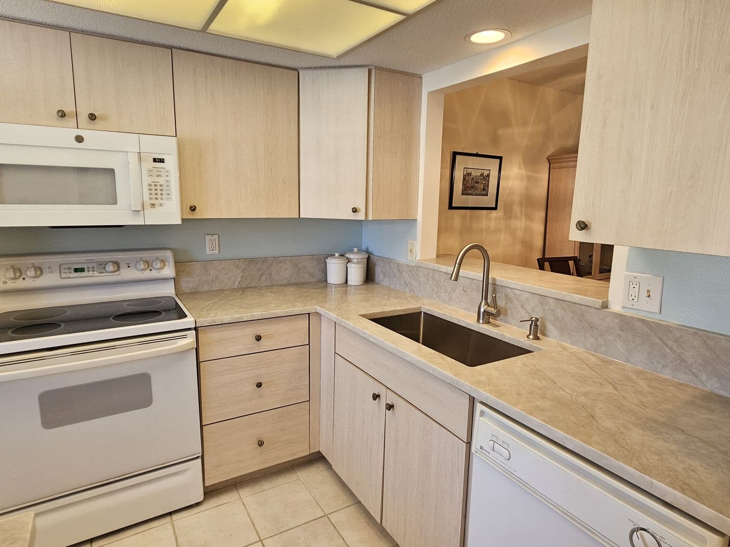 Venice Condo: 756 Avenida Estancia #B