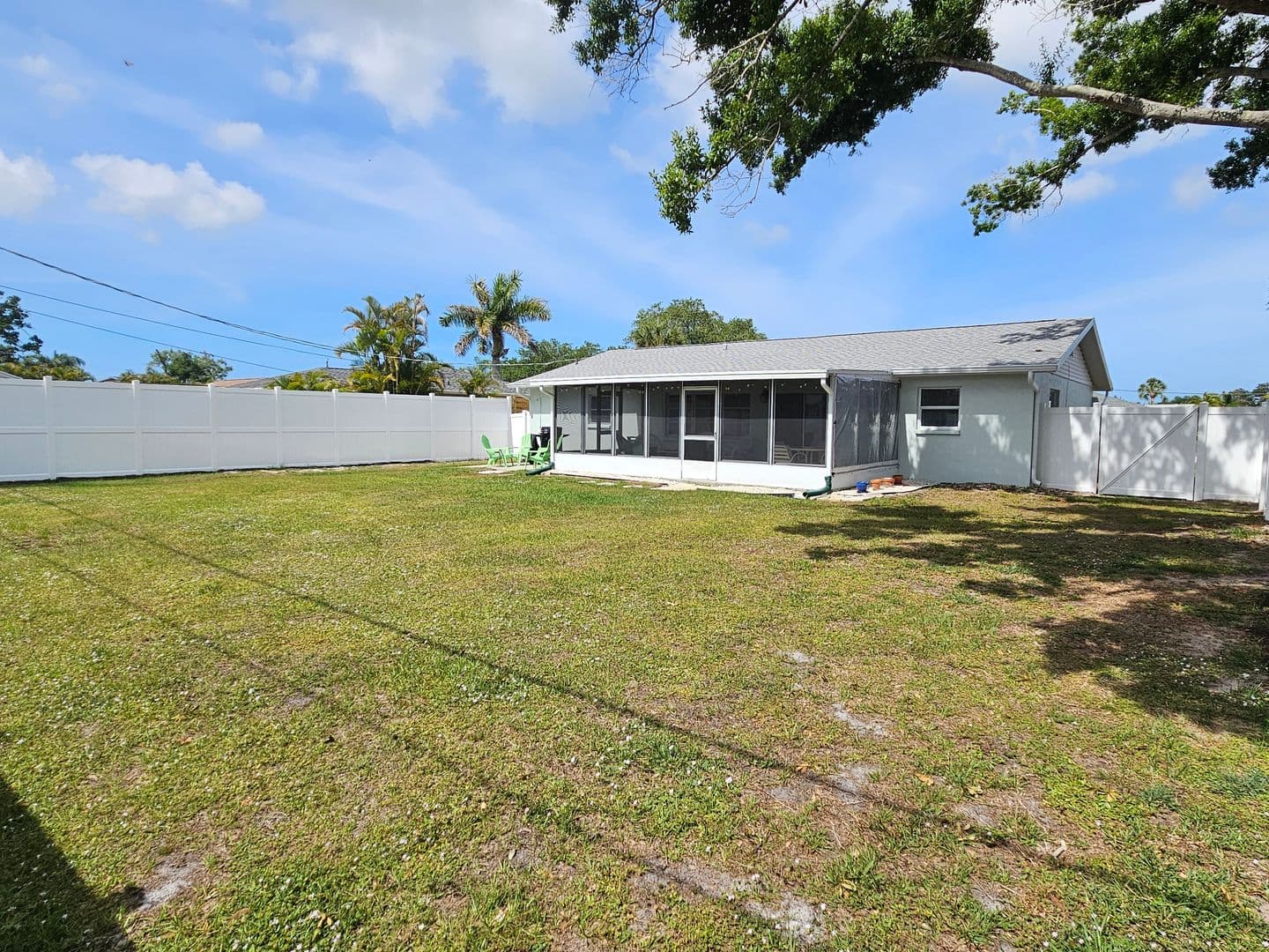 Venice House: 426 Pineview Drive