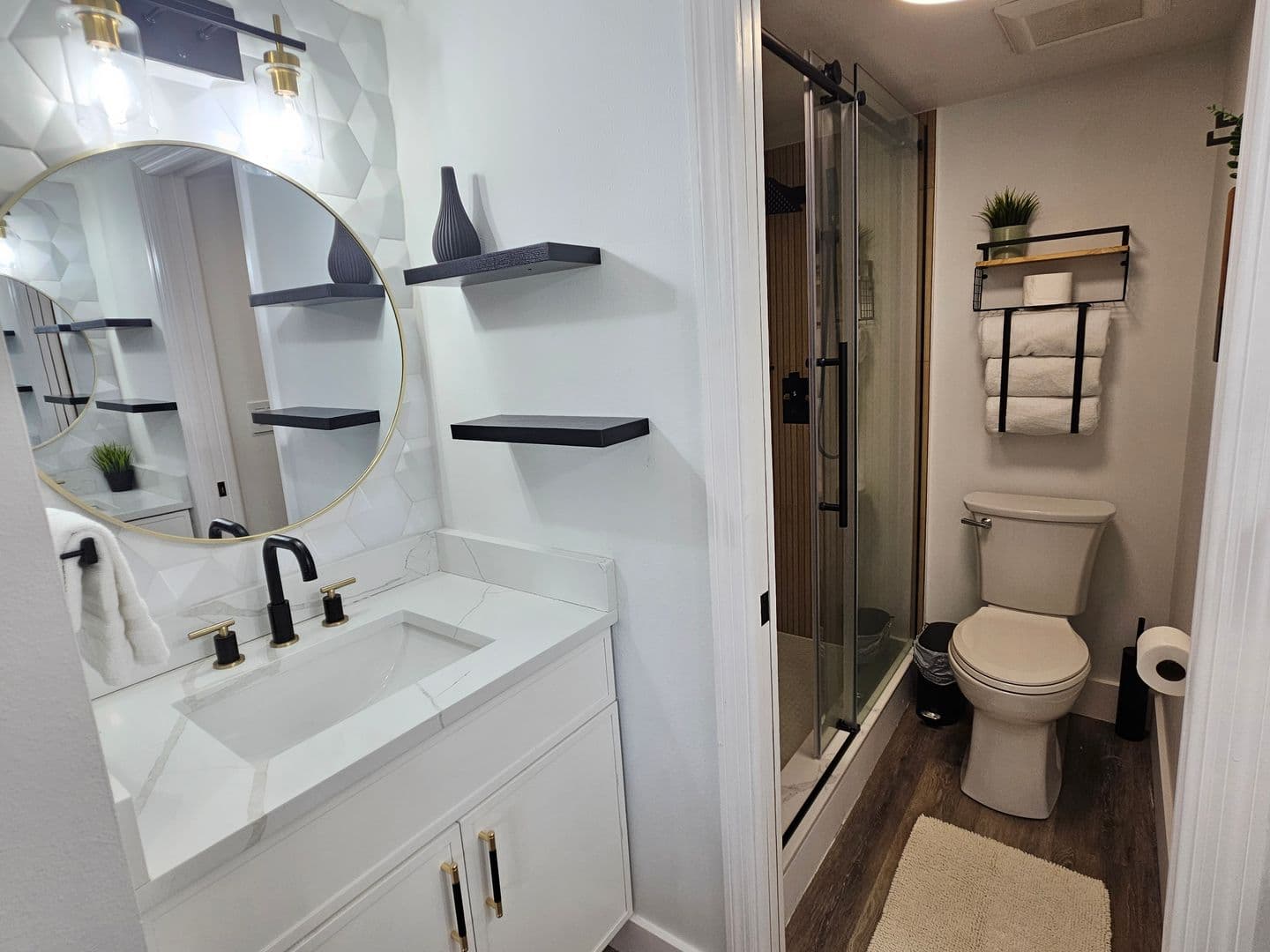 Venice Condo: 437 Cerromar Lane #424
