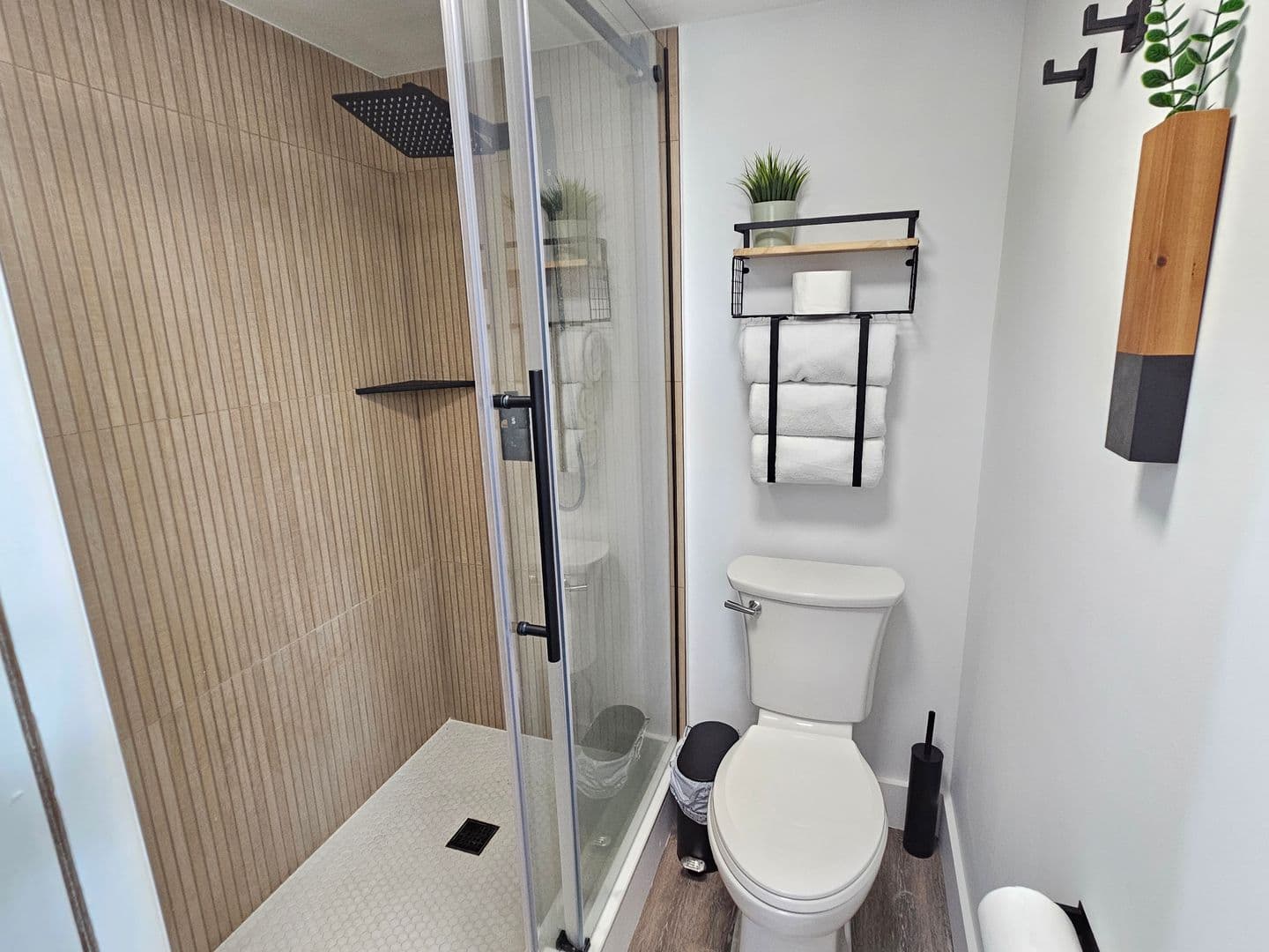 Venice Condo: 437 Cerromar Lane #424